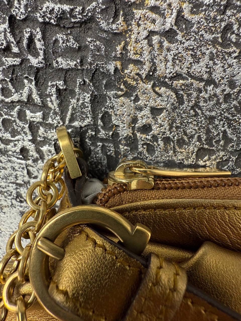 Salvatore Ferragamo Salvatore Ferragamo Gold Chain Shoulder Bag Size ONE SIZE - 13 Thumbnail