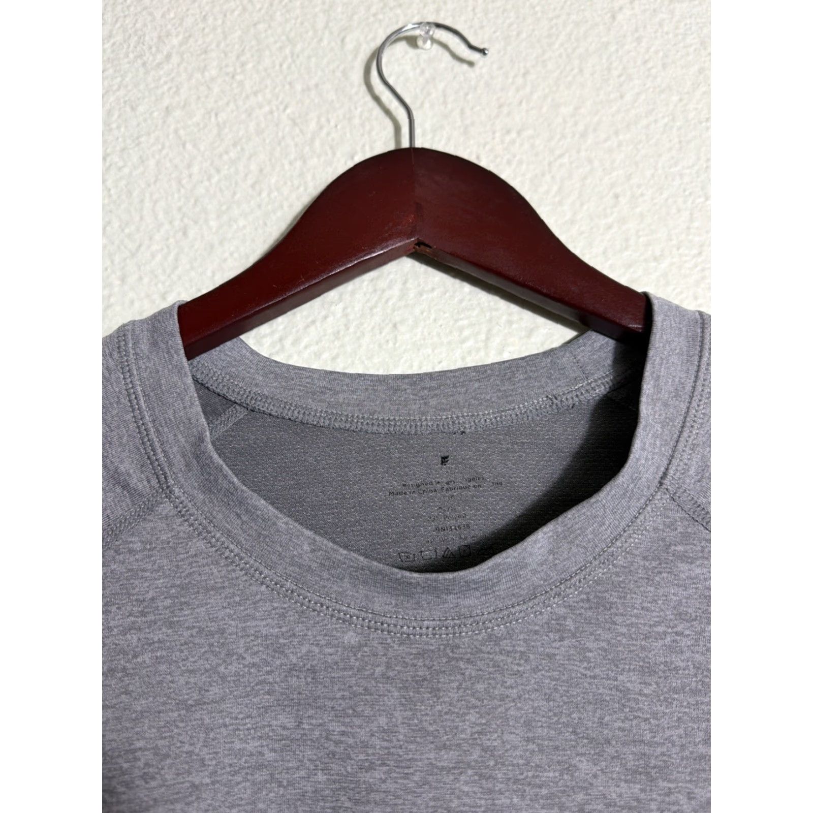 Fabletics Fabletics Shirt Mens M Gray Short Sleeve Activewear Pullover Crew Neck Lightweight Solid Gym Running Cross Training Size US M / EU 48-50 / 2 - 5 Thumbnail