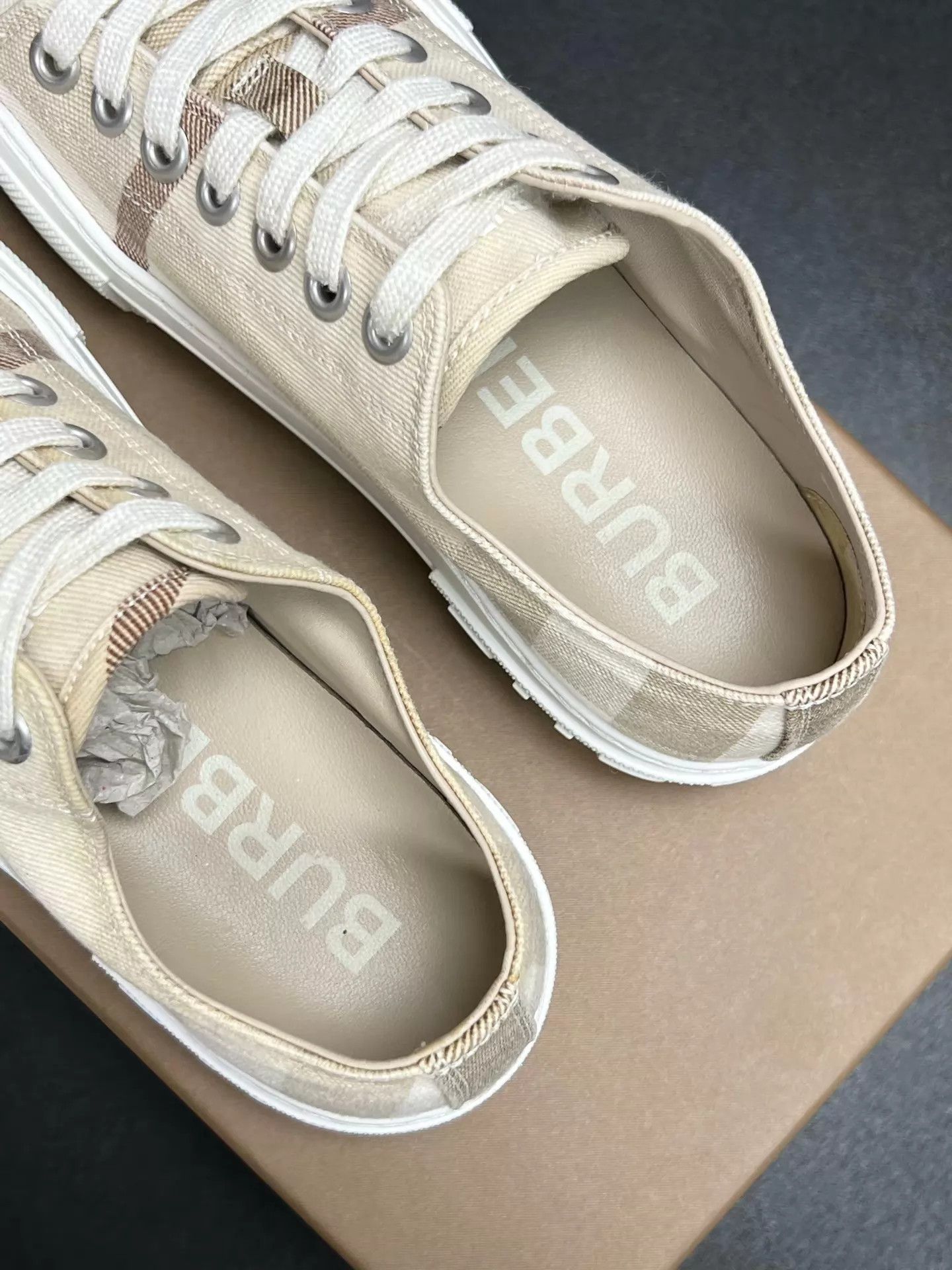 Burberry BURBERRY Low-Top Sneakers White & Brown 38 Size US 7.5 / IT 37.5 - 4 Thumbnail