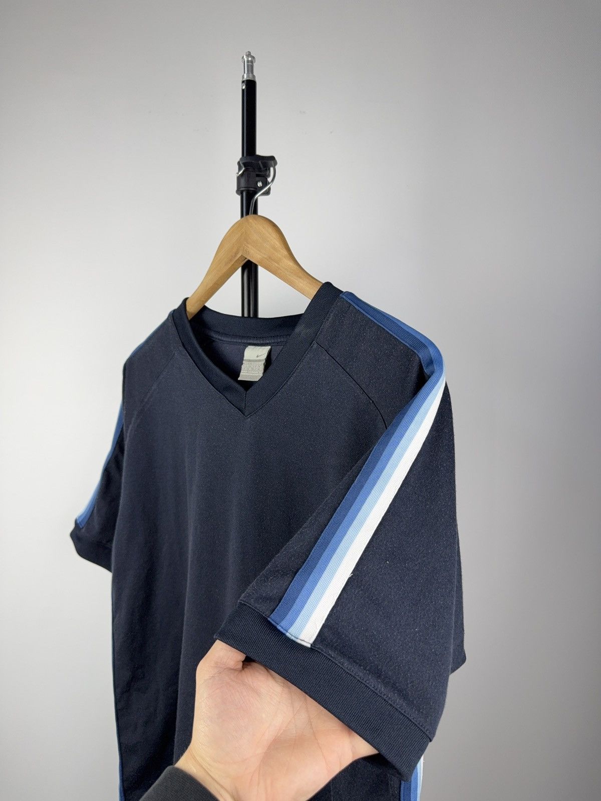 Nike × Vintage Vintage Nike T-shirt Small Swoosh Logo Tee Air Tn Retro Size US L / EU 52-54 / 3 - 3 Thumbnail