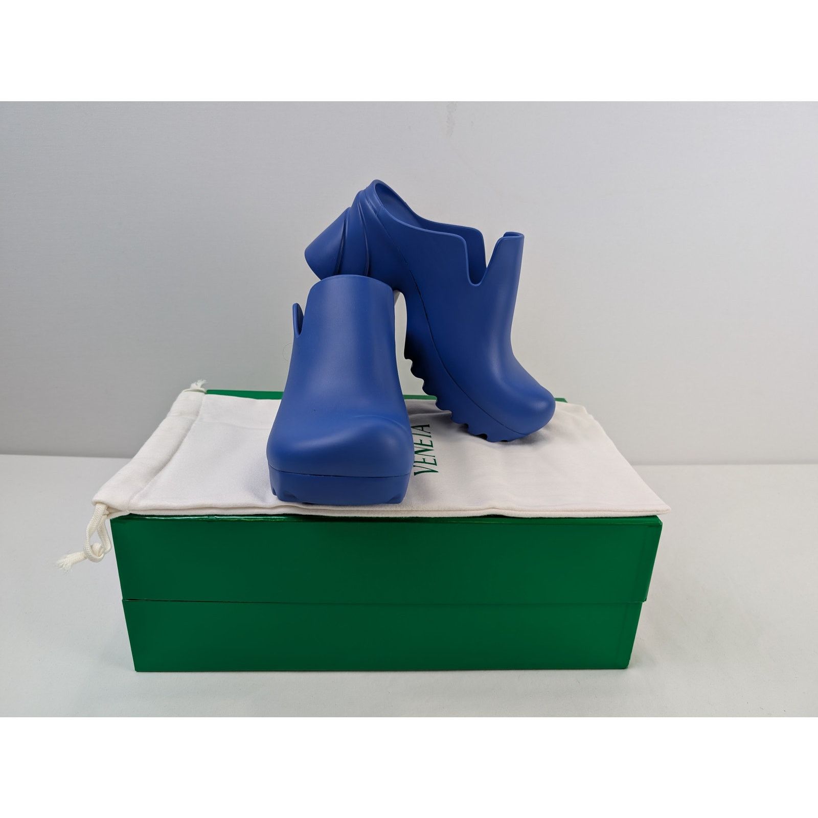 Bottega Veneta o1rshd1 Gel Rubber Pump Micro Rubber Boots in Cobalt Size US 9 / IT 39 - 15 Thumbnail