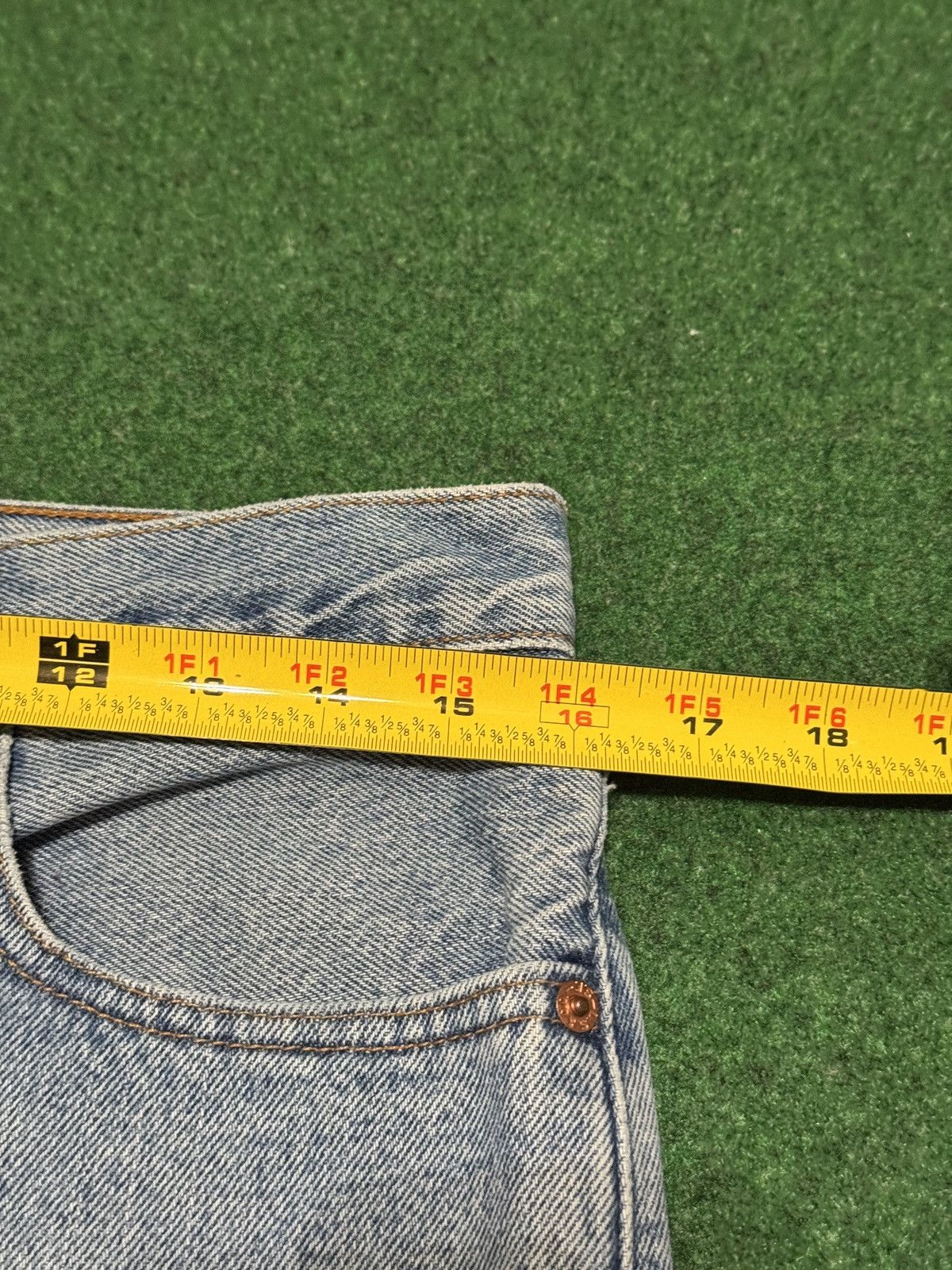 Levi's Vintage Clothing Vintage Levi’s 560 Loose Straight Leg Baggy 10 32x30 Jeans Size 32" / US 10 / IT 46 - 6 Thumbnail