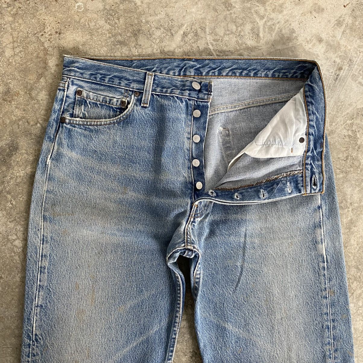 Levi's Vintage 1996 Levis 501 Faded Stonewashed Blue Denim Jeans Size US 35 - 10 Thumbnail