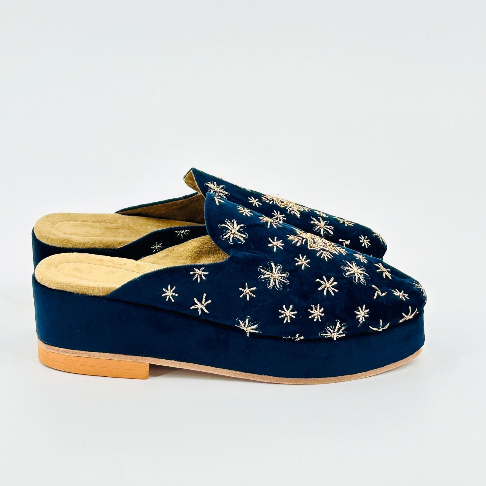 Handmade Rare Navy Velvet Embroidered Platform Slip-On Mule Shoes Size US 7.5 / IT 37.5 - 5 Thumbnail