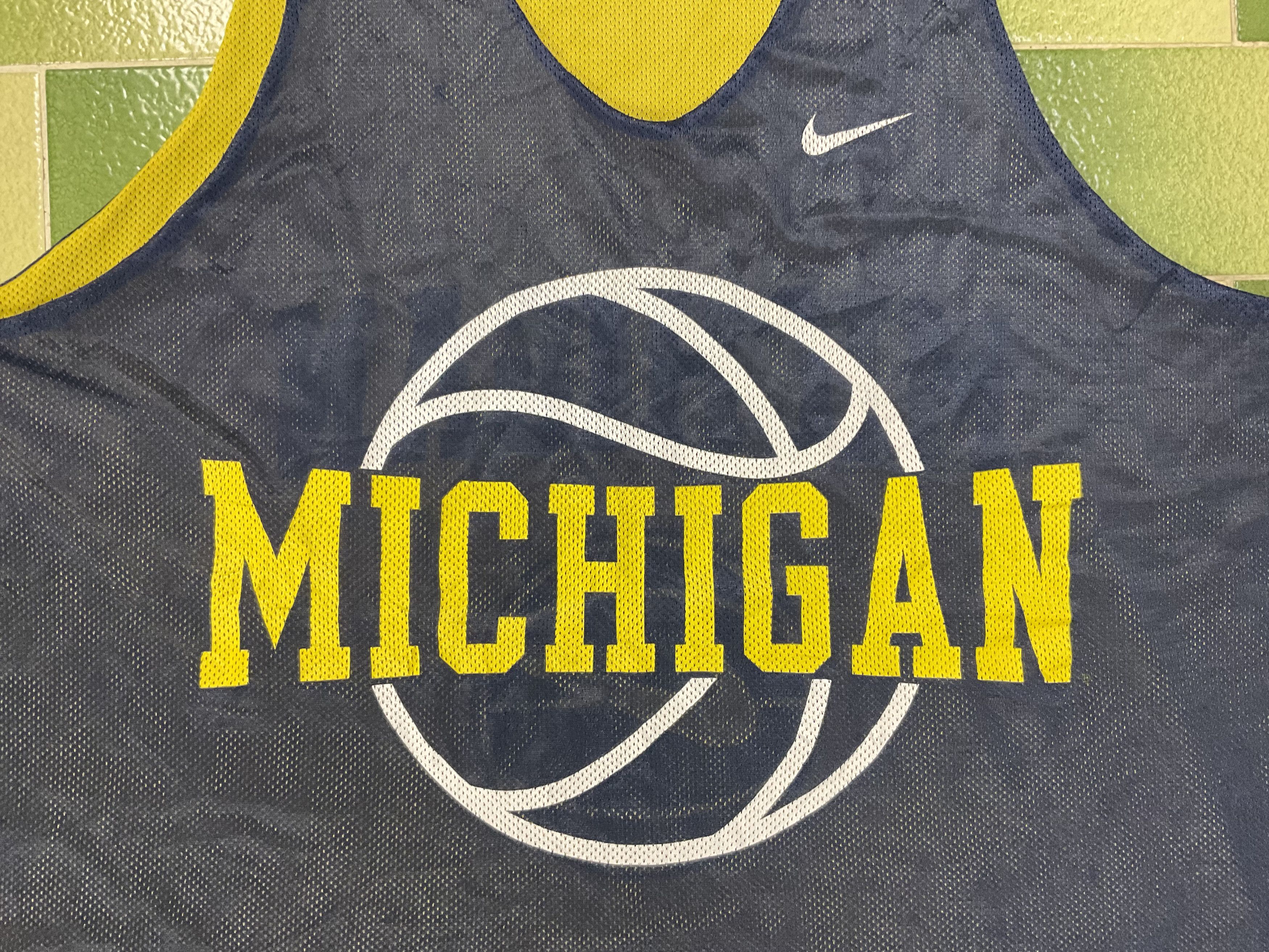 NBA Vintage 90s Reversible Wolverines Basketball Practice Jersey Size US XL / EU 56 / 4 - 6 Thumbnail