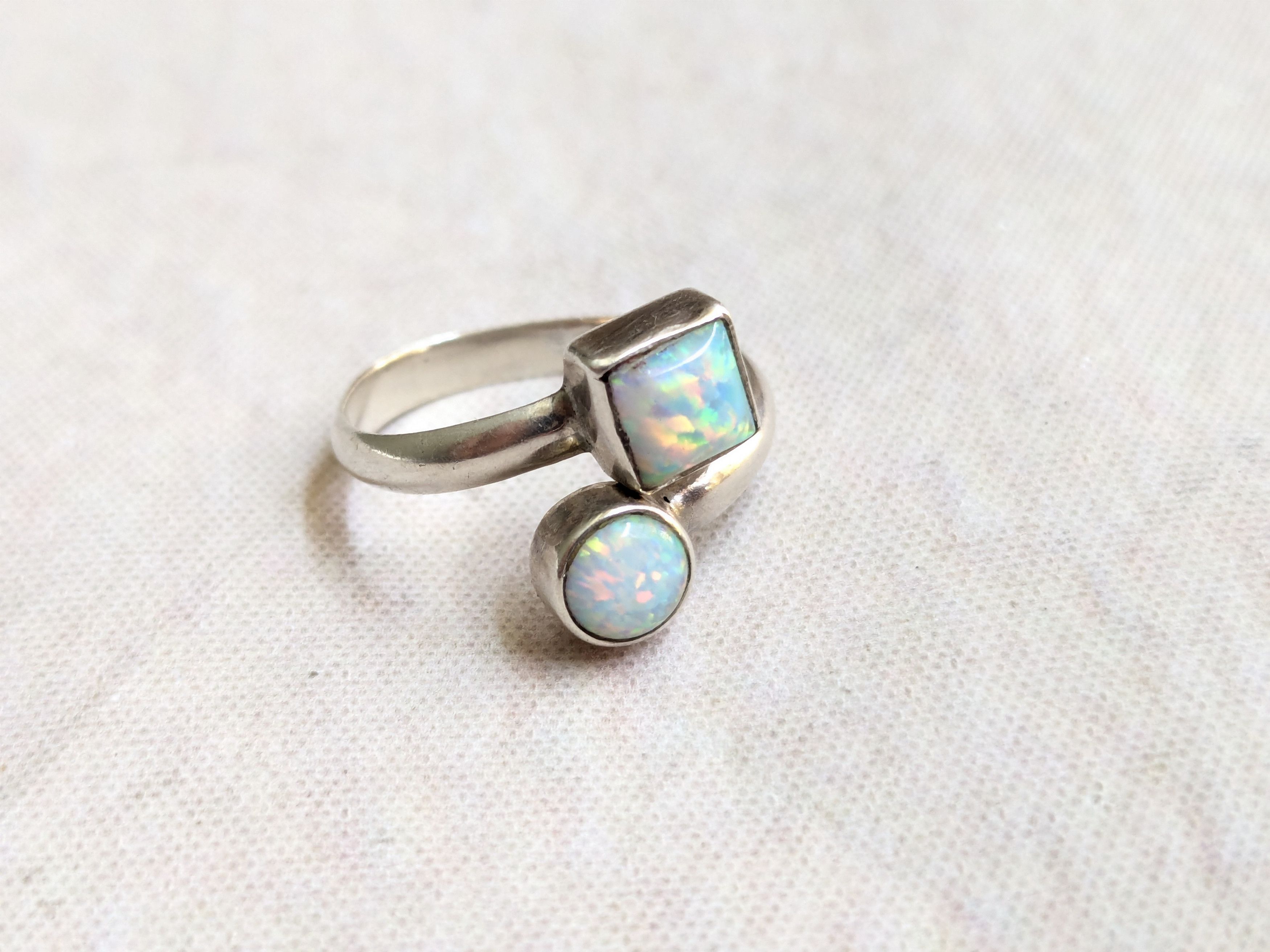 Jewelry × Vintage Sterling Silver Ring Opals Adjustable Round Modern Size ONE SIZE - 1 Thumbnail