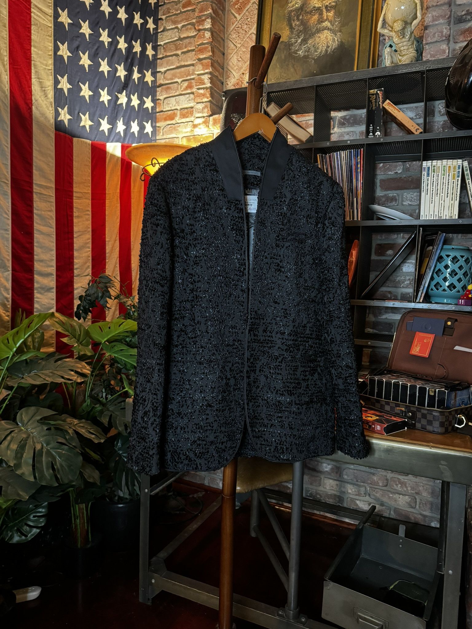 John Varvatos *RARE* JOHN VARATOS ShawlCollar Embellished Hook Blazer sz52 Size US L / EU 52-54 / 3 - 2 Thumbnail