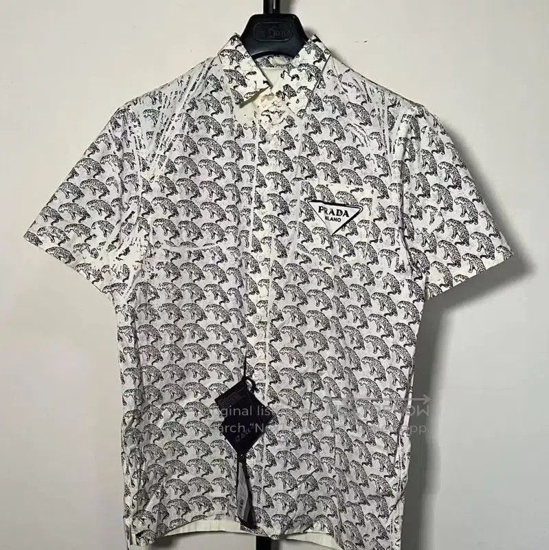 Prada Prada Men's Short Sleeve T-Shirt in White. Size US XL / EU 56 / 4 - 1 Thumbnail