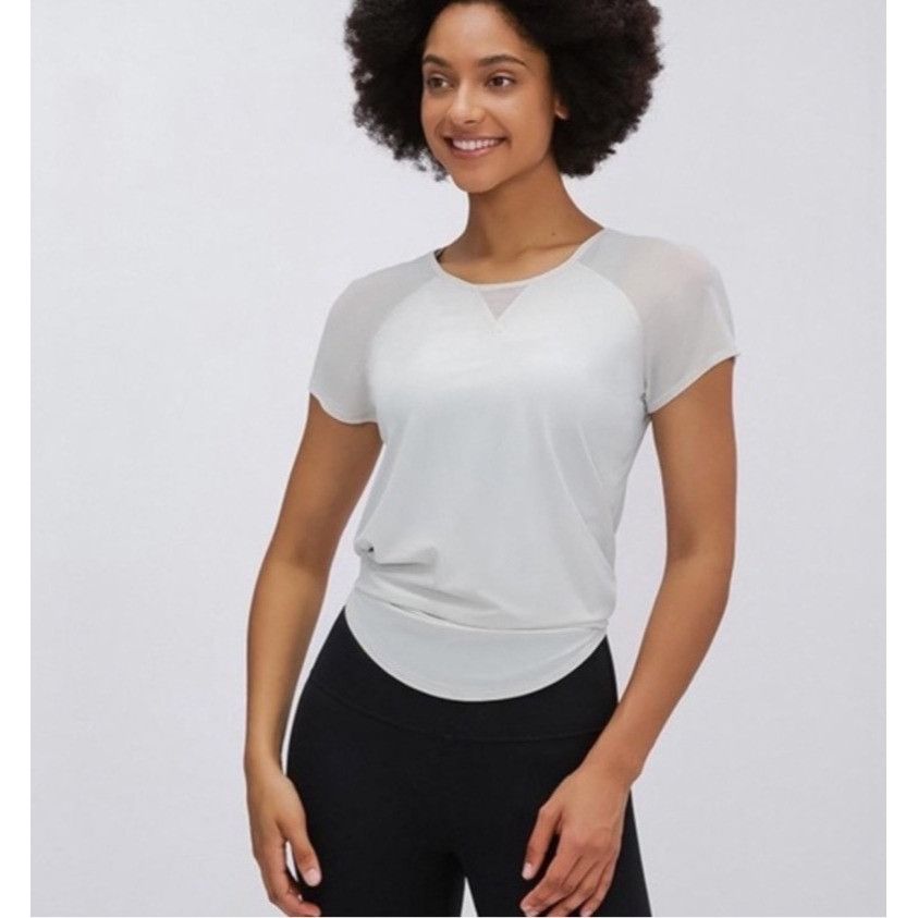 Lululemon Lululemon Mix & Mesh Short Sleeve Tee Size SmallWhite Size S / US 4 / IT 40 - 1 Thumbnail