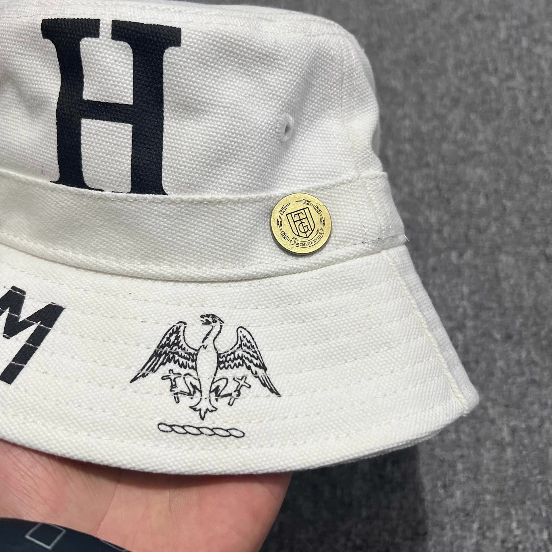 Honor the Gift Honor The Gift canvas gold-label graffiti bucket hat Q7 Size ONE SIZE - 2 Thumbnail