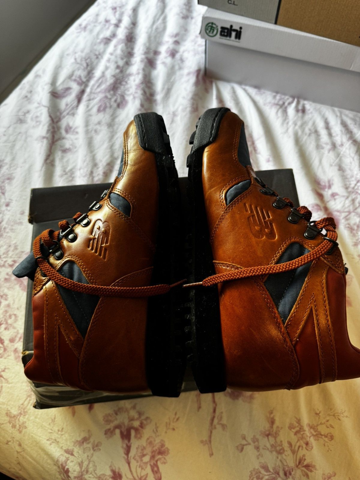 New Balance Vintage New Balance Mens 10 Rainier Hiking Boots Brown Size US 10 / EU 43 - 8 Thumbnail
