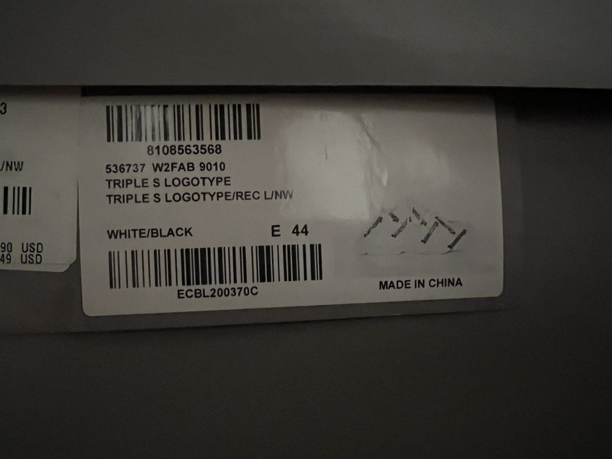 Balenciaga Balenciaga White w/ Large “Balenciaga” Print All Over Size US 12 / EU 45 - 2 Thumbnail