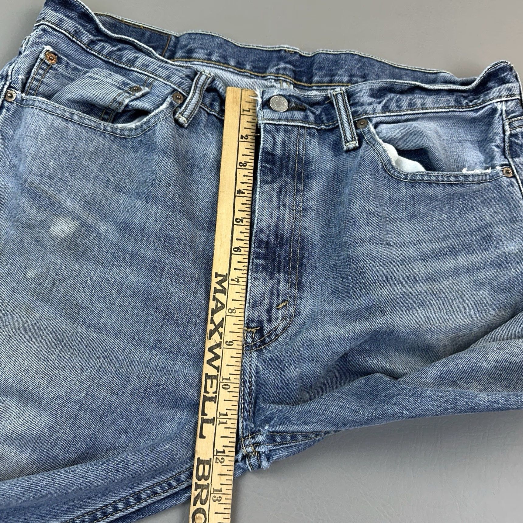 Levi's Levis 505 Jeans Mens 36x34 Blue Light Wash Regular Fit Straight Distressed Work Jeans Size US 36 / EU 52 - 7 Thumbnail