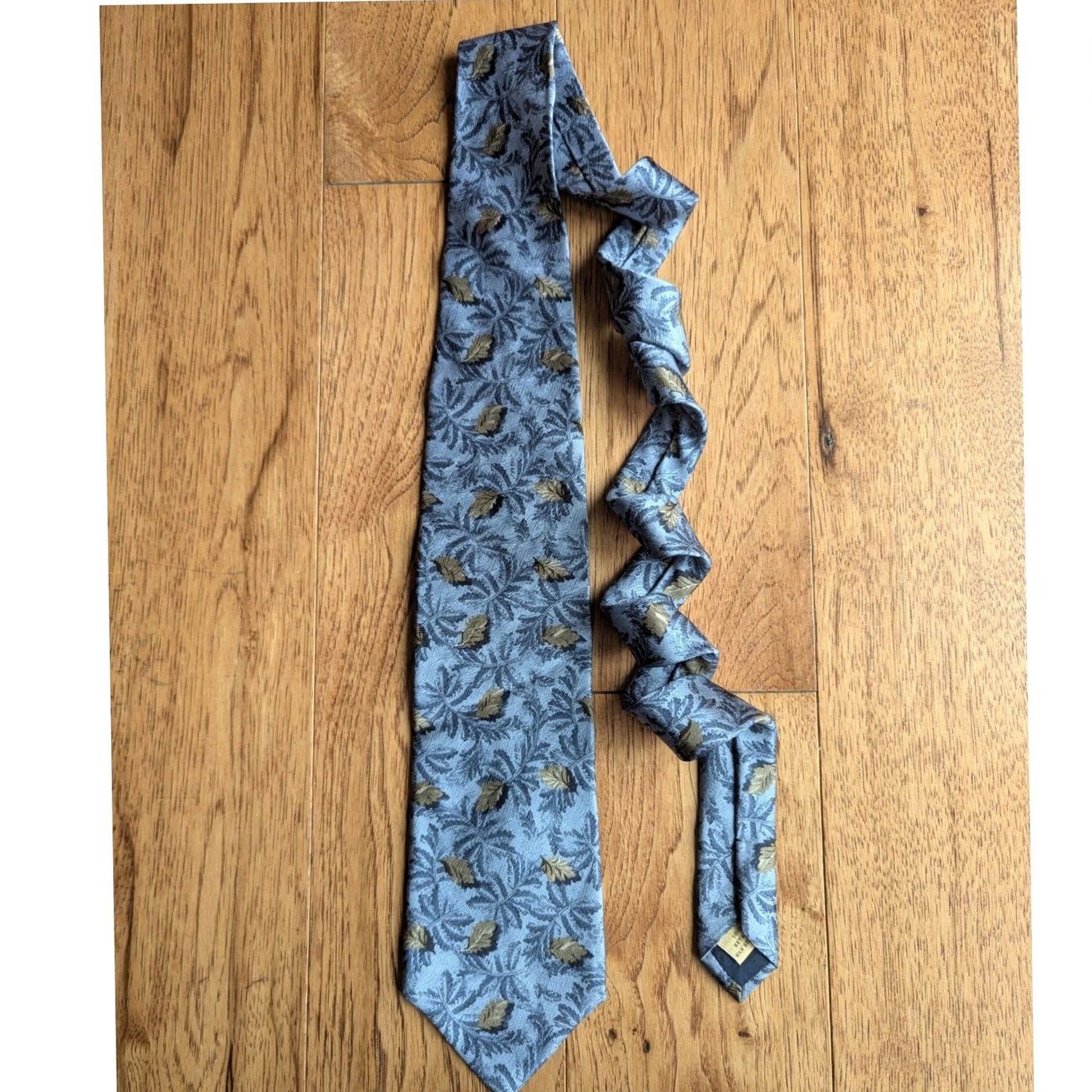 Vintage VILLA BOLGHERI Silk Tie Blue Gold Leaf Botanical Pattern Necktie Made in Italy Size ONE SIZE - 3 Thumbnail