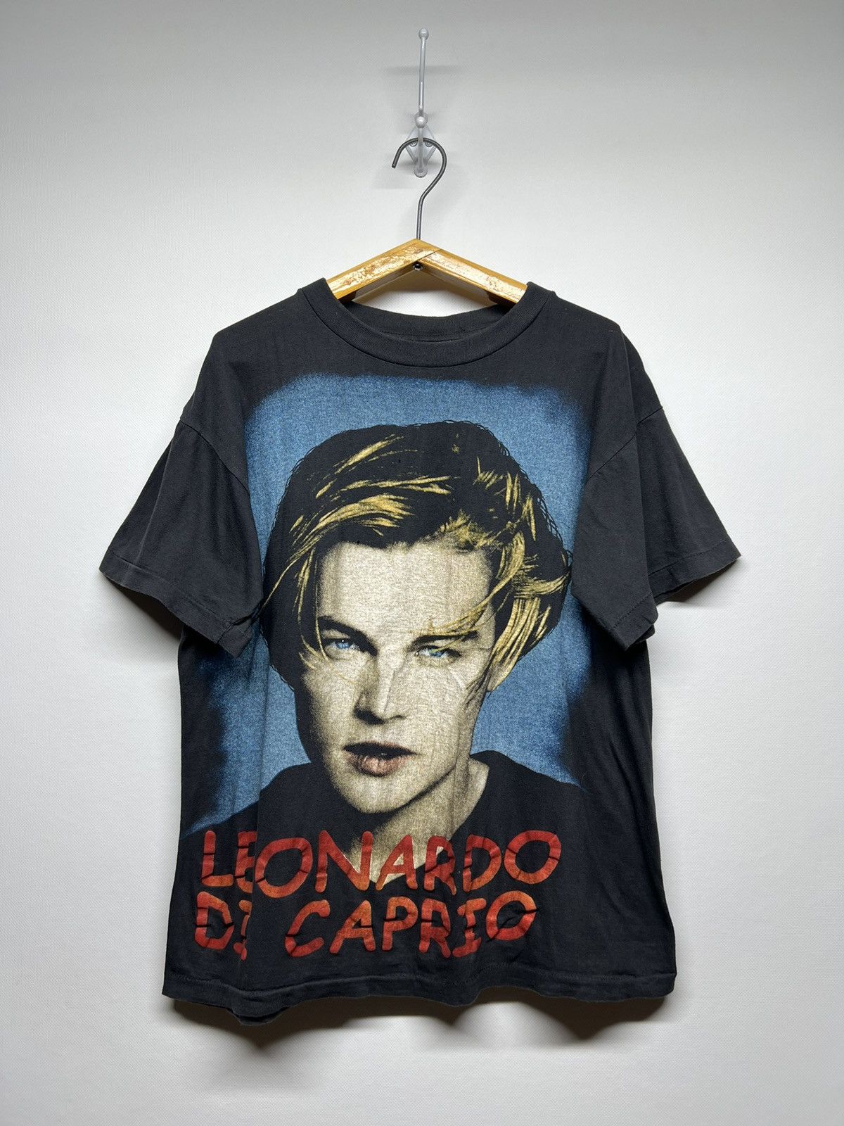 Vintage Vintage Y2k Leonardo di Caprio All Over Print T-Shirt 90’s Size US S / EU 44-46 / 1 - 2 Thumbnail