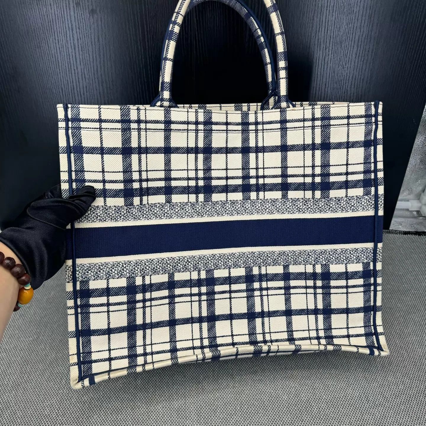 Dior Dior Book Tote Blue White Gingham Large Stained Size ONE SIZE - 2 Thumbnail