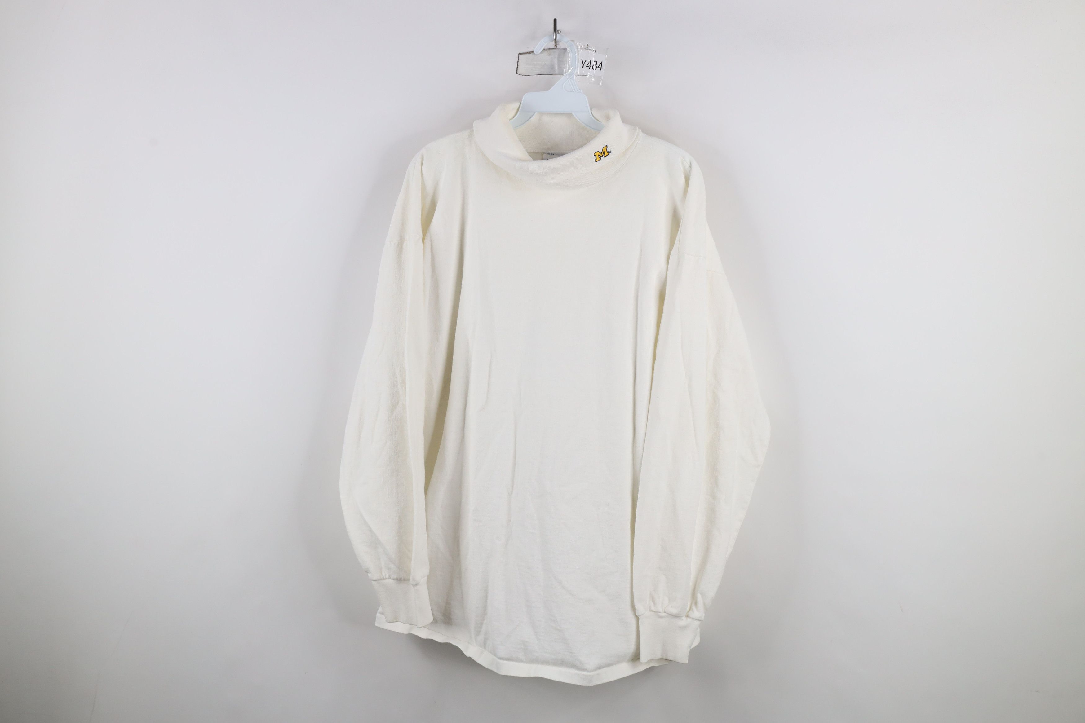 Vintage Vintage 90s University of Michigan Turtleneck T-Shirt USA Size US XL / EU 56 / 4 - 1 Thumbnail