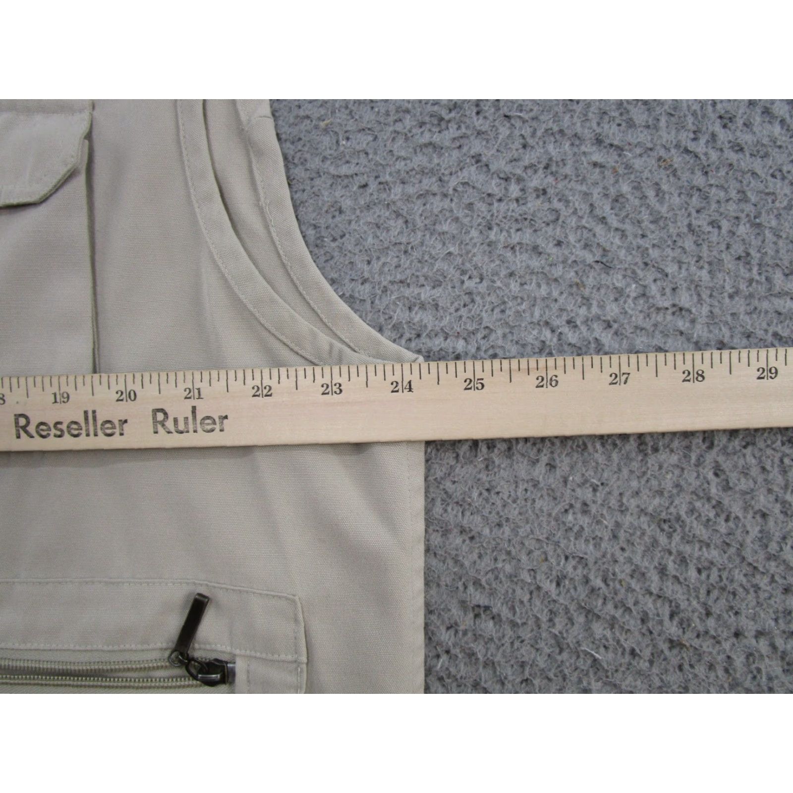 Vintage Coidha Mens Vest Outdoor Leisure Utility Hunting Safari Pockets Size L Beige Canvas Zip Pockets Vintage No Size US L / EU 52-54 / 3 - 7 Thumbnail