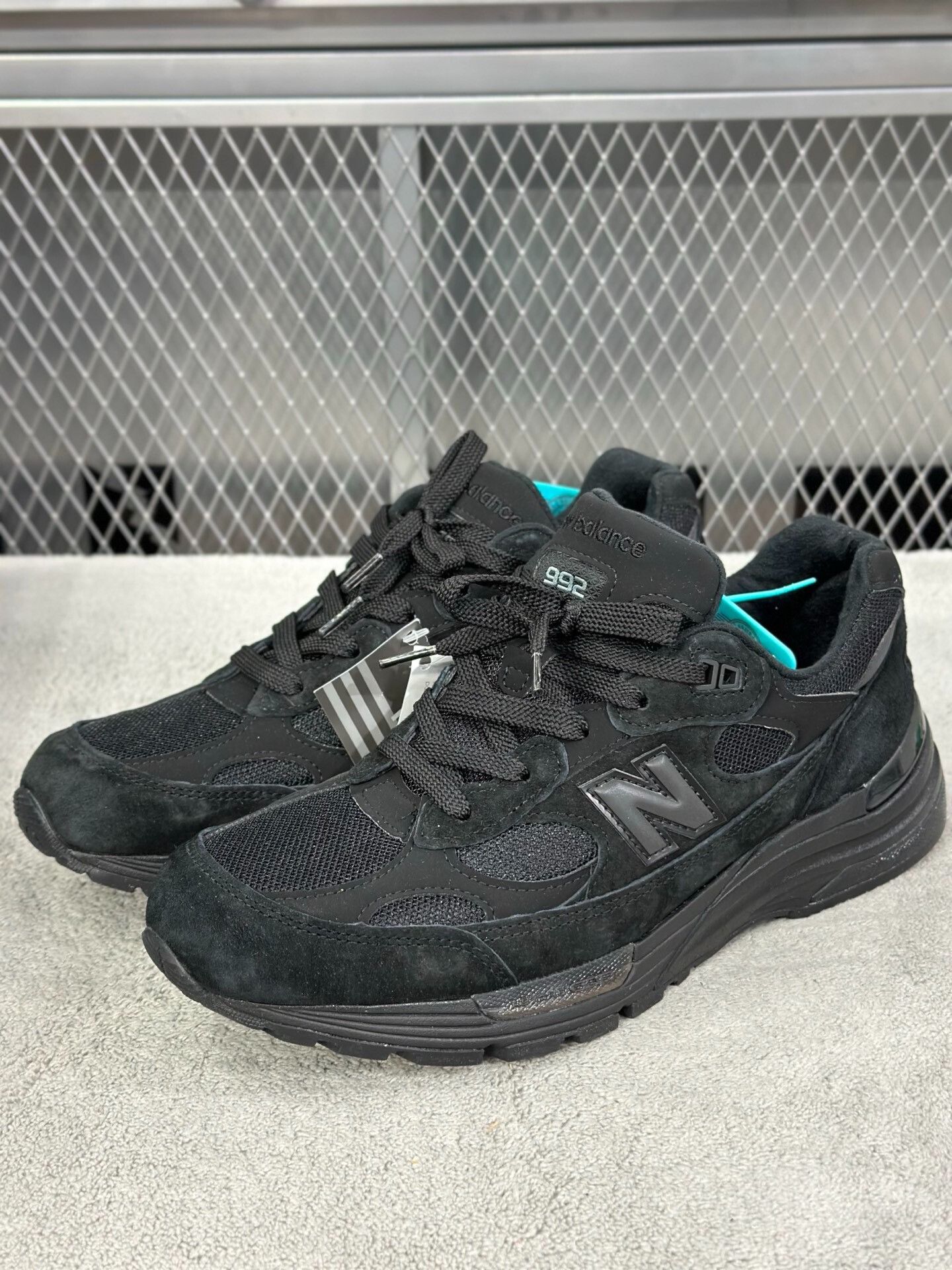 New Balance New Balance Black Lowtop Sneakers 43 Men Size US 10 / EU 43 - 1 Thumbnail