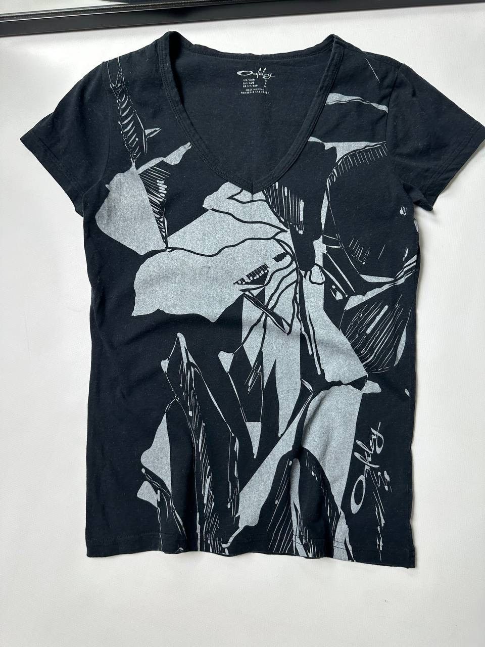 Oakley 00s Vintage Oakley Womens T shirt Rare Tattoo Graphic Print Size S / US 4 / IT 40 - 3 Thumbnail