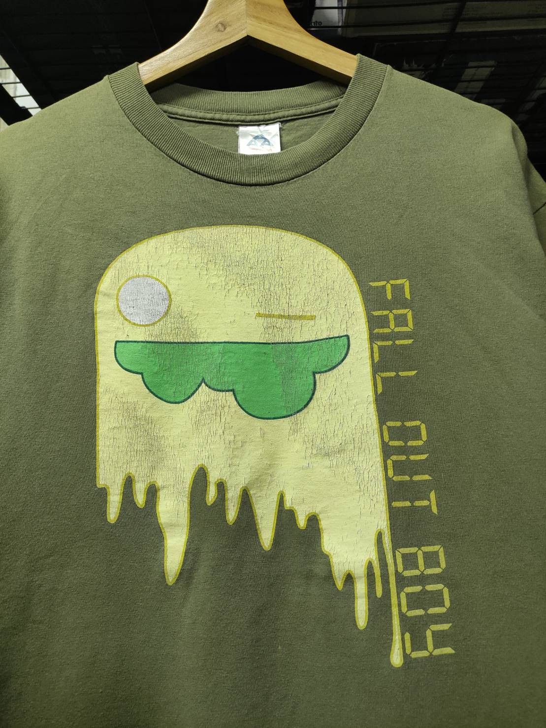 Band Tees Vtg 00's Fall Out Boy " Ghost Monster " Art T-Shirt Size US L / EU 52-54 / 3 - 1 Thumbnail