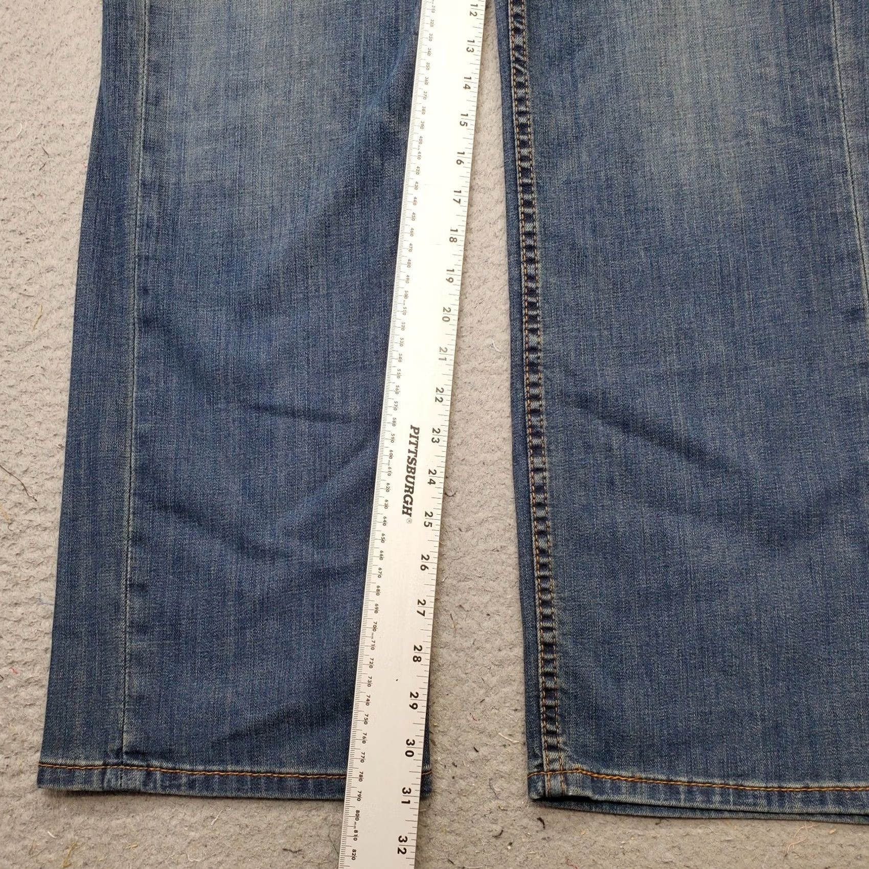 Levi's Levi's 559 Mens Jeans Straight Regular Size 36 Blue Denim 5-Pocket Medium Wash Vintage No N/A Size US 36 / EU 52 - 4 Thumbnail