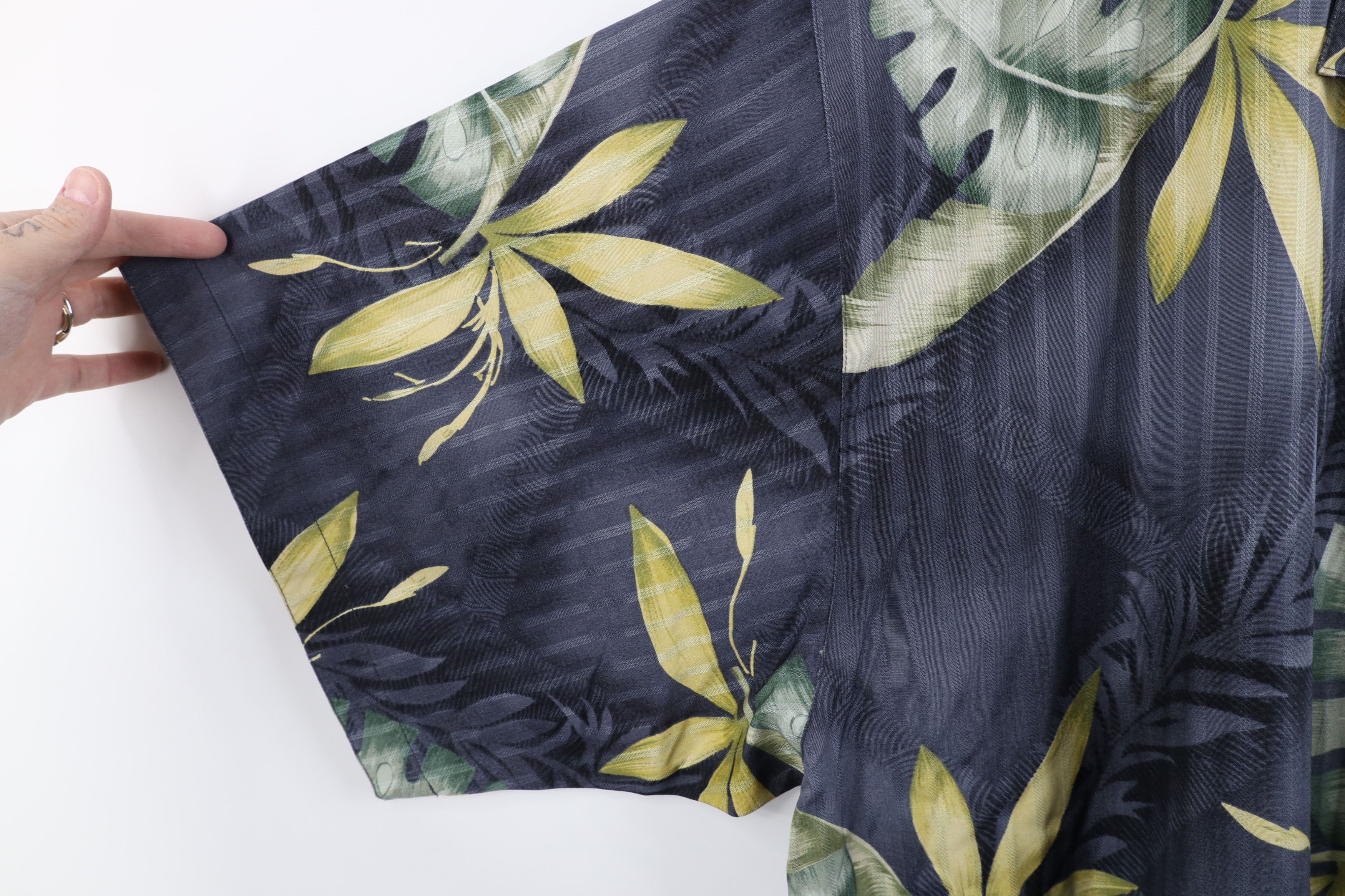 Tommy Bahama × Vintage Vintage 90s Tommy Bahama Looped Collar Hawaiian Button Shirt Size US XXL / EU 58 / 5 - 6 Thumbnail
