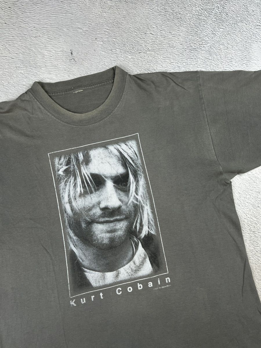 Band Tees Vintage 2002 Kurt Cobain Portrait Sunfaded Tee Shirt L NWOT Size US L / EU 52-54 / 3 - 3 Thumbnail