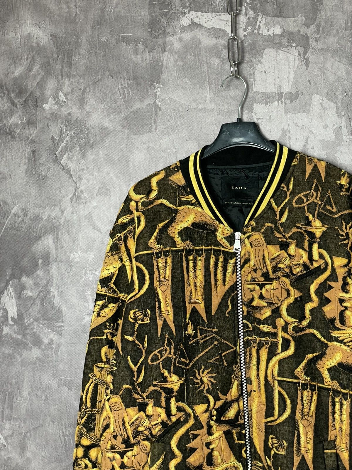 Japanese Brand ZARA Embroidered Velvet Bomber Jacket Yellow Size US L / EU 52-54 / 3 - 7 Thumbnail