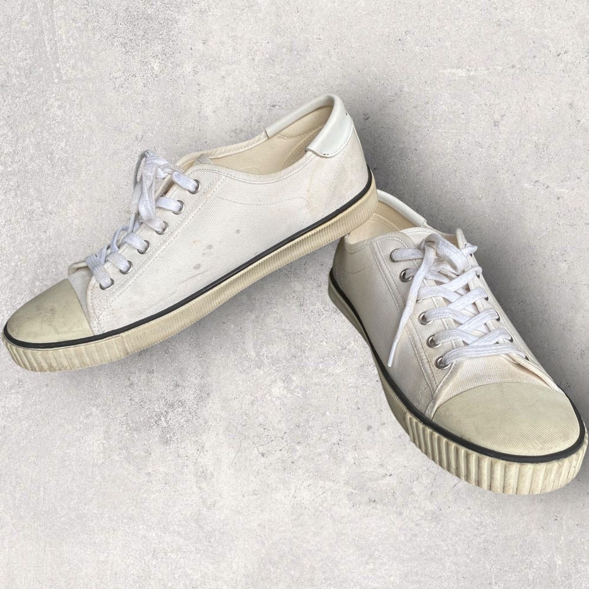 Celine Celine Blank Low Top Sneakers Size US 8 / EU 41 - 4 Thumbnail