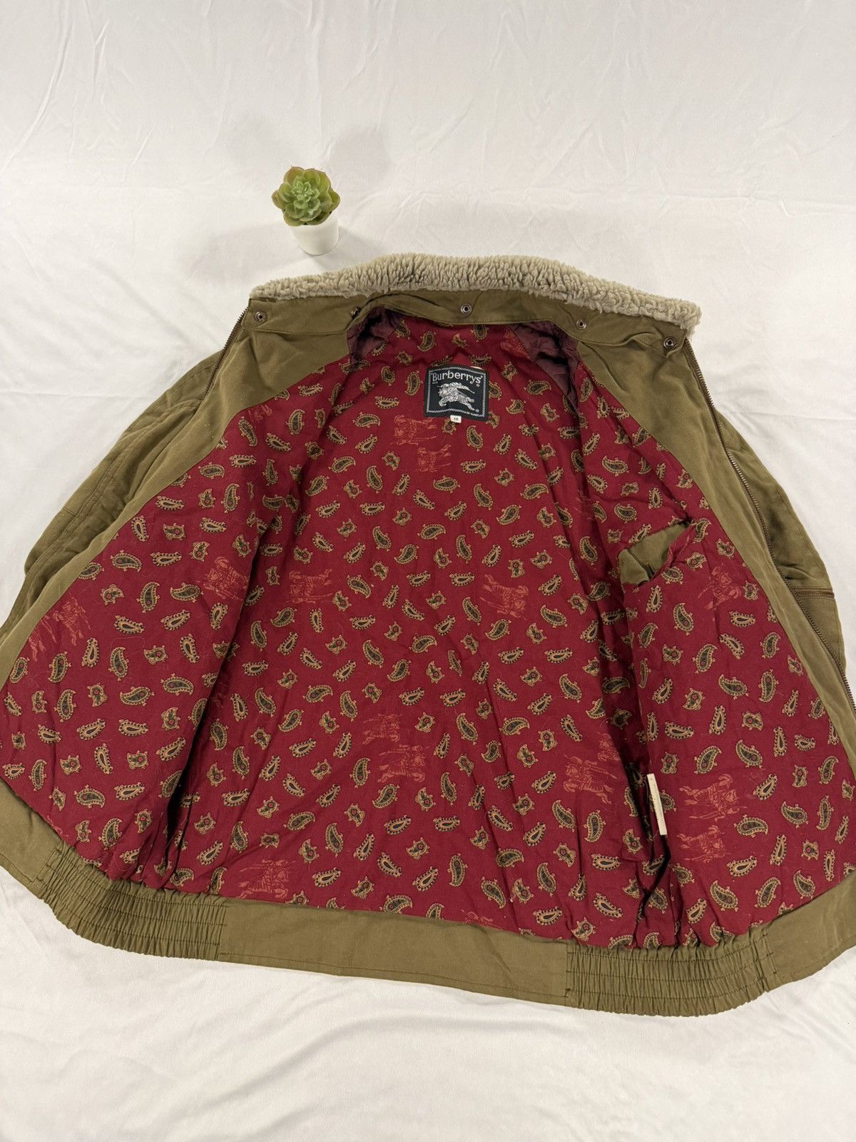 Burberry VTG Burberry Bomber Coat Faux Fur Collar Size M / 18 Olive Size US M / EU 48-50 / 2 - 2 Thumbnail