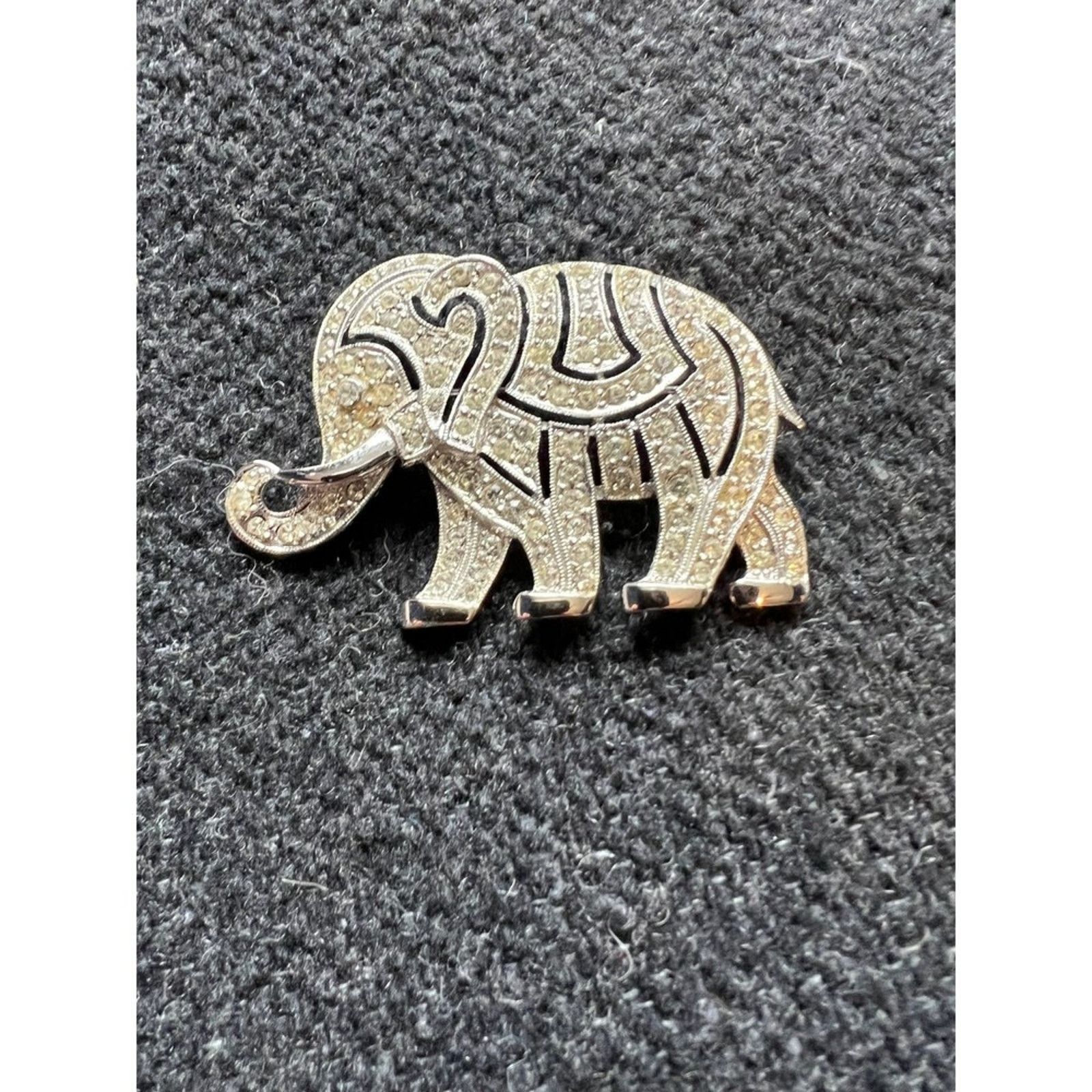 Other Vintage Hattie Carnegie (Rare) Rhinestone Elephant Brooch Size ONE SIZE - 7 Thumbnail