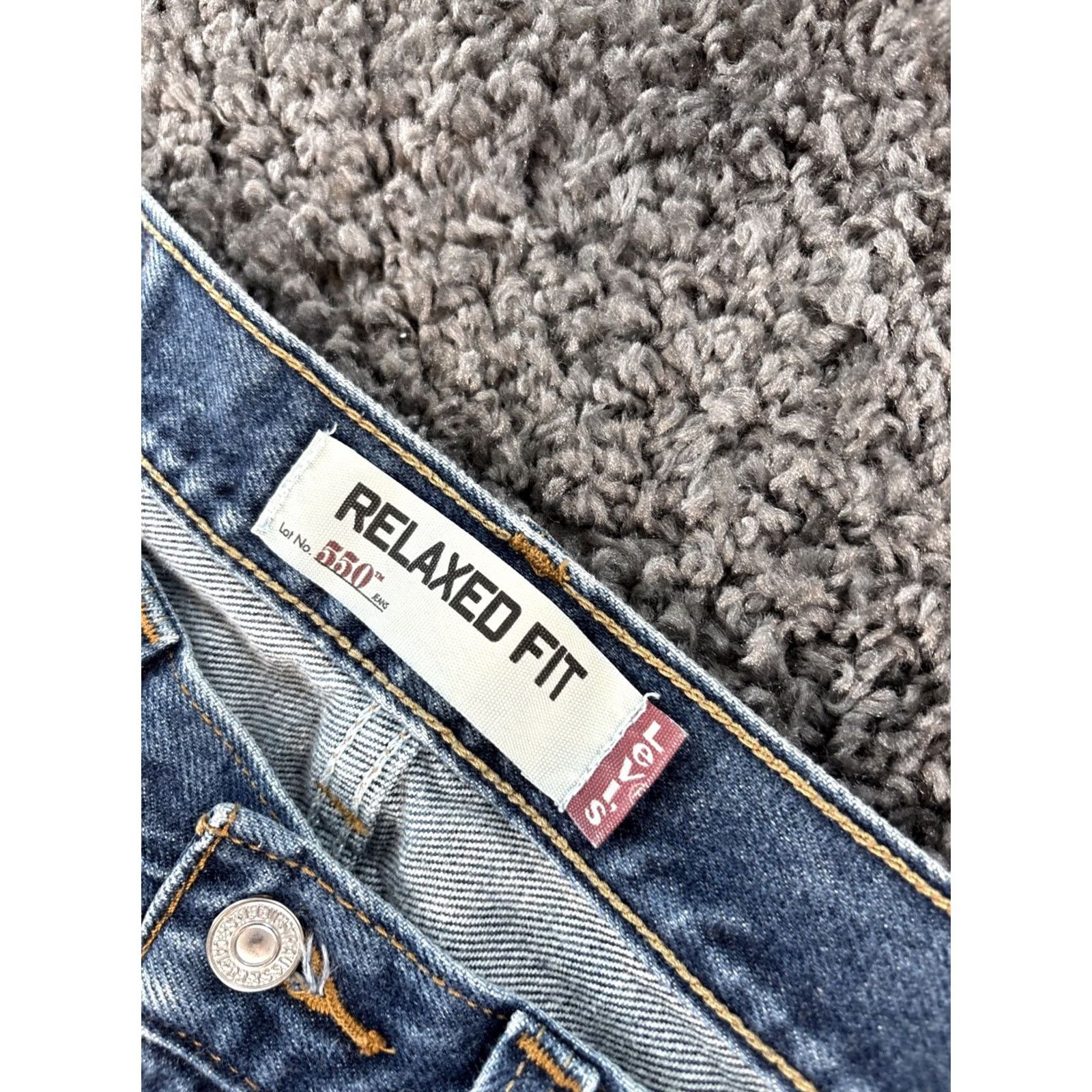 Levi's Levi's 550 Jeans Men 33x32 Relaxed Fit Light Wash Wide-Leg Blue Denim 5-Pocket zipper logo Size US 33 - 5 Thumbnail