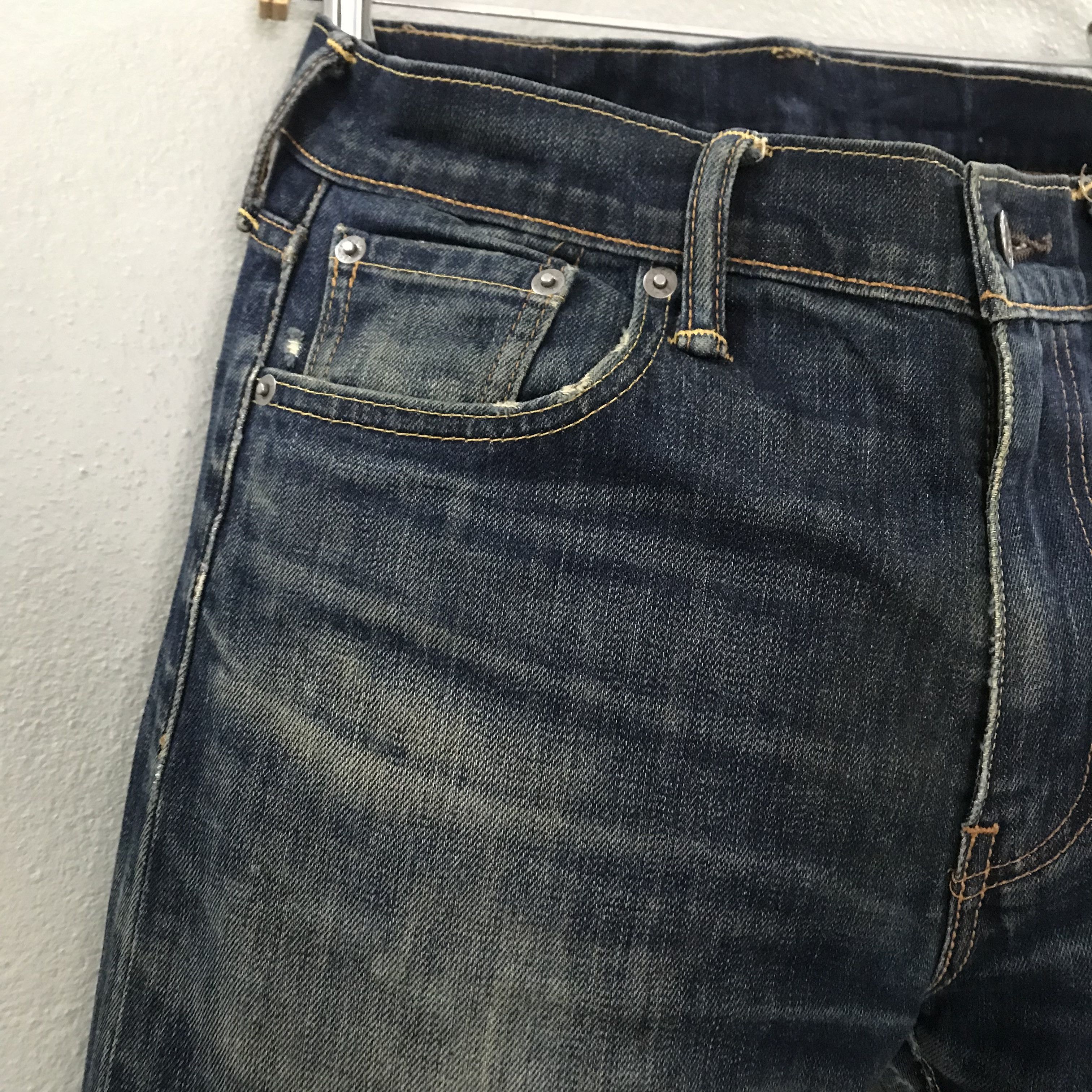 Levi's Vintage Levi's 513 Stone Washed Blue Light Washed Jeans Size US 30 / EU 46 - 7 Thumbnail