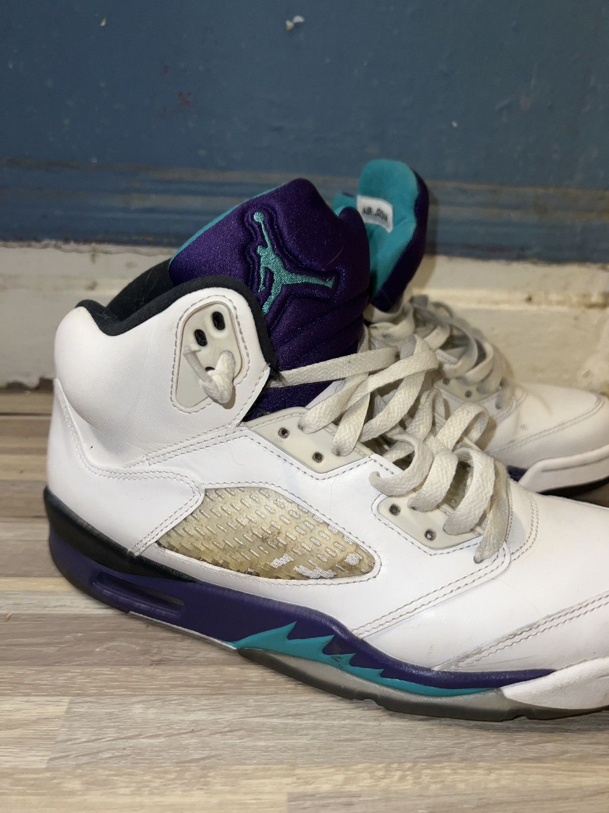 Nike NIKE AIR JORDAN V 5 RETRO GRAPE WHITE 136027-108 Men’s 8.5 Size US 8.5 / EU 41-42 - 7 Thumbnail
