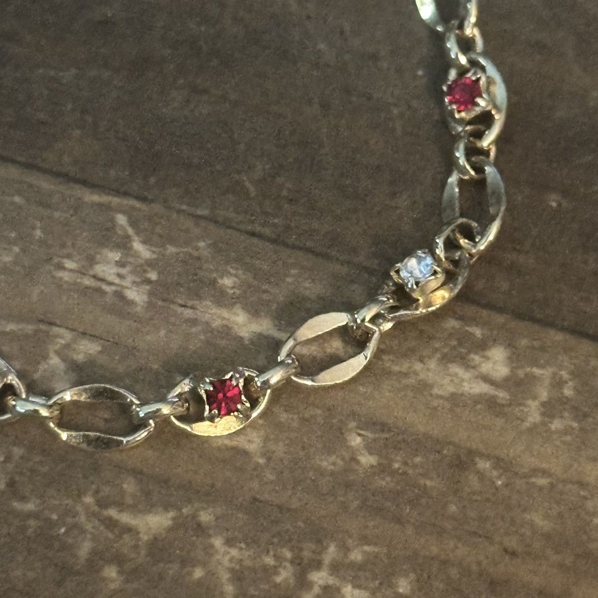 Vintage Vintage gold tone red and clear rhinestones chain bracelet Size ONE SIZE - 3 Thumbnail