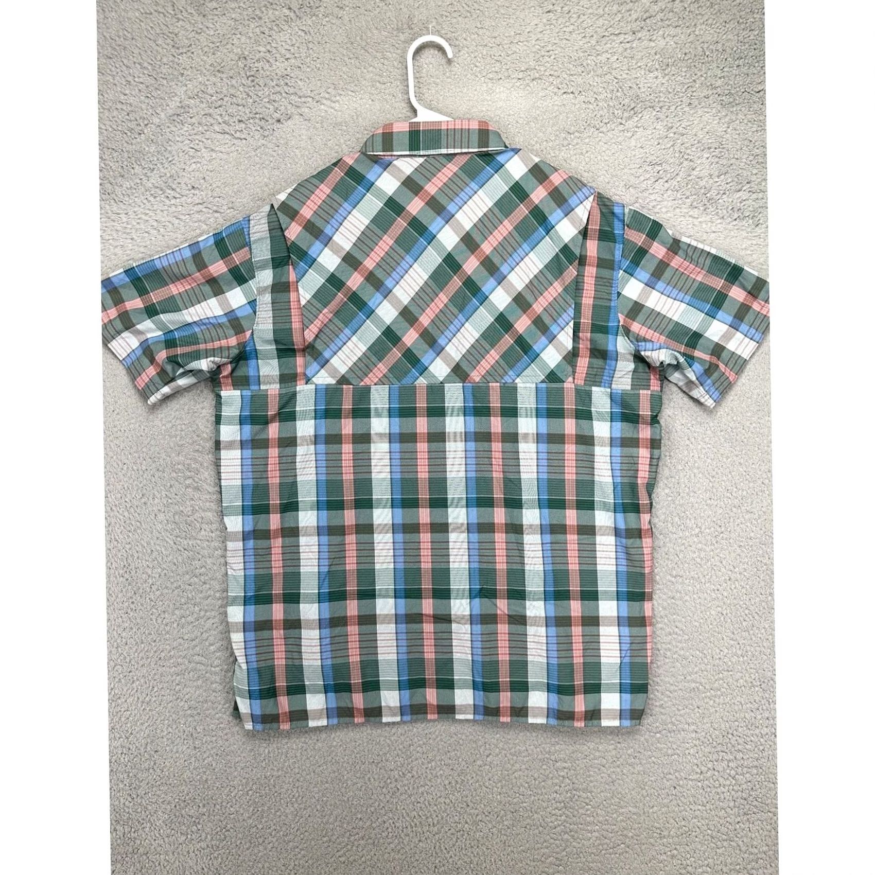 Vintage Columbia Shirt Mens Large Green Nylon Hiking Button Up Vented Collared Short Sleeve Misc Casual Outdoor Size US L / EU 52-54 / 3 - 3 Thumbnail