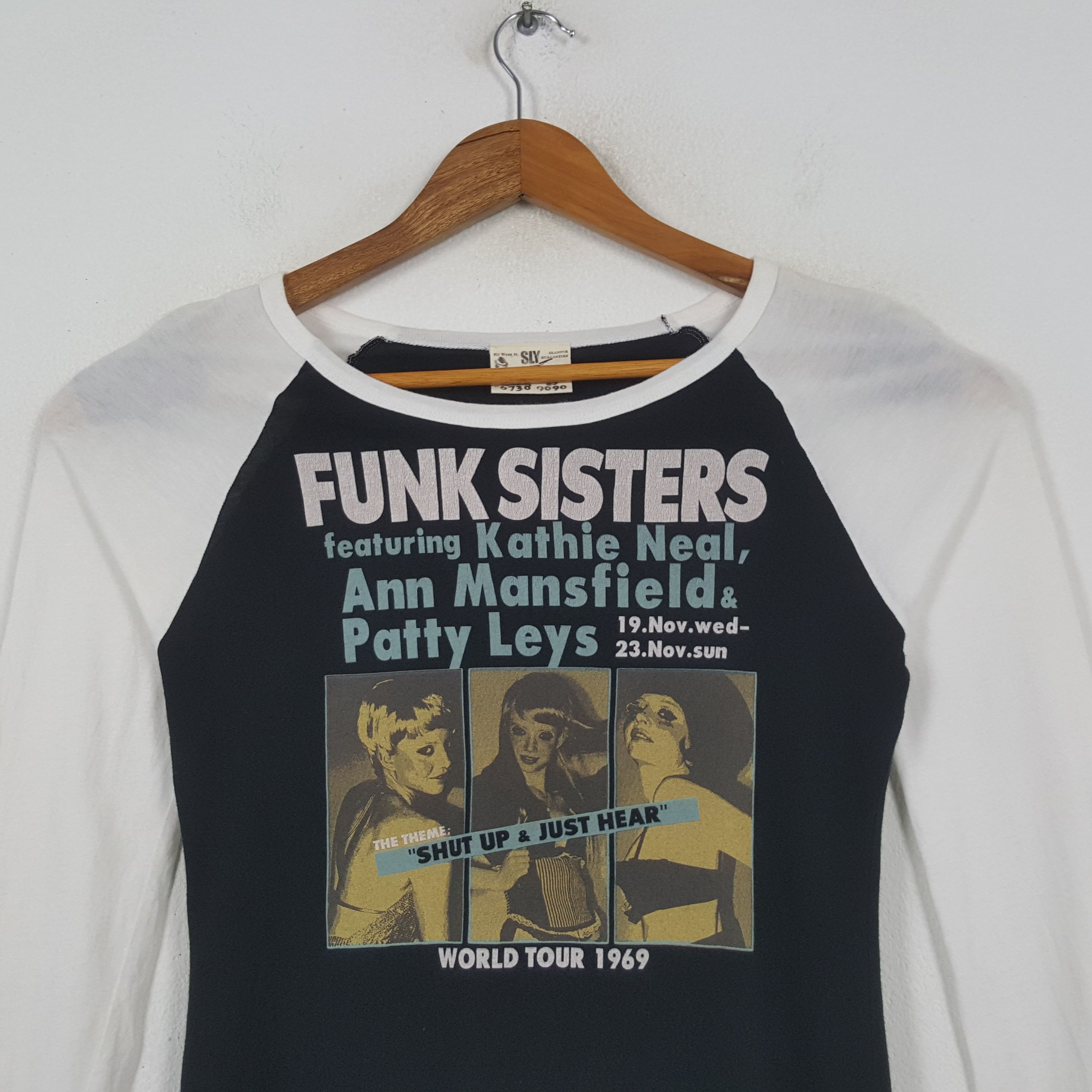 Japanese Brand Vintage FUNK SISTERS Japanese Brand T-shirt 31 Size XS / US 0-2 / IT 36-38 - 2 Thumbnail