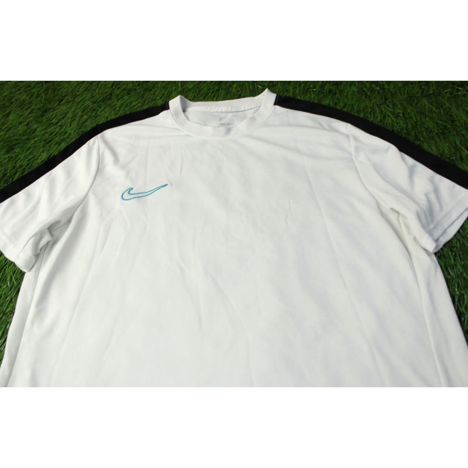 Nike Nike Academy Dri-Fit Original 2024 Men Football Shirt XL White and Black Nike Dri-FIT Men's T-Shirt Short Sleeve Crew Neck 75cm 58cm Slim Size US XL / EU 56 / 4 - 2 Thumbnail