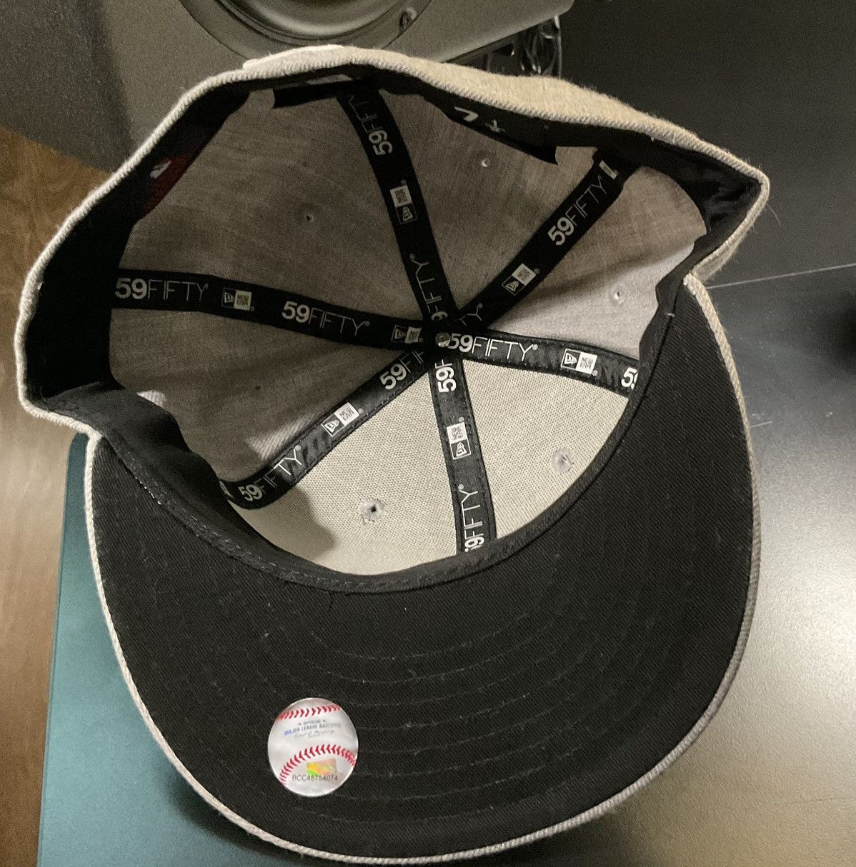 New Era × New York Yankees 59Fifty NY Yankees Grey Fitted Cap 7 1/2 Size ONE SIZE - 5 Thumbnail