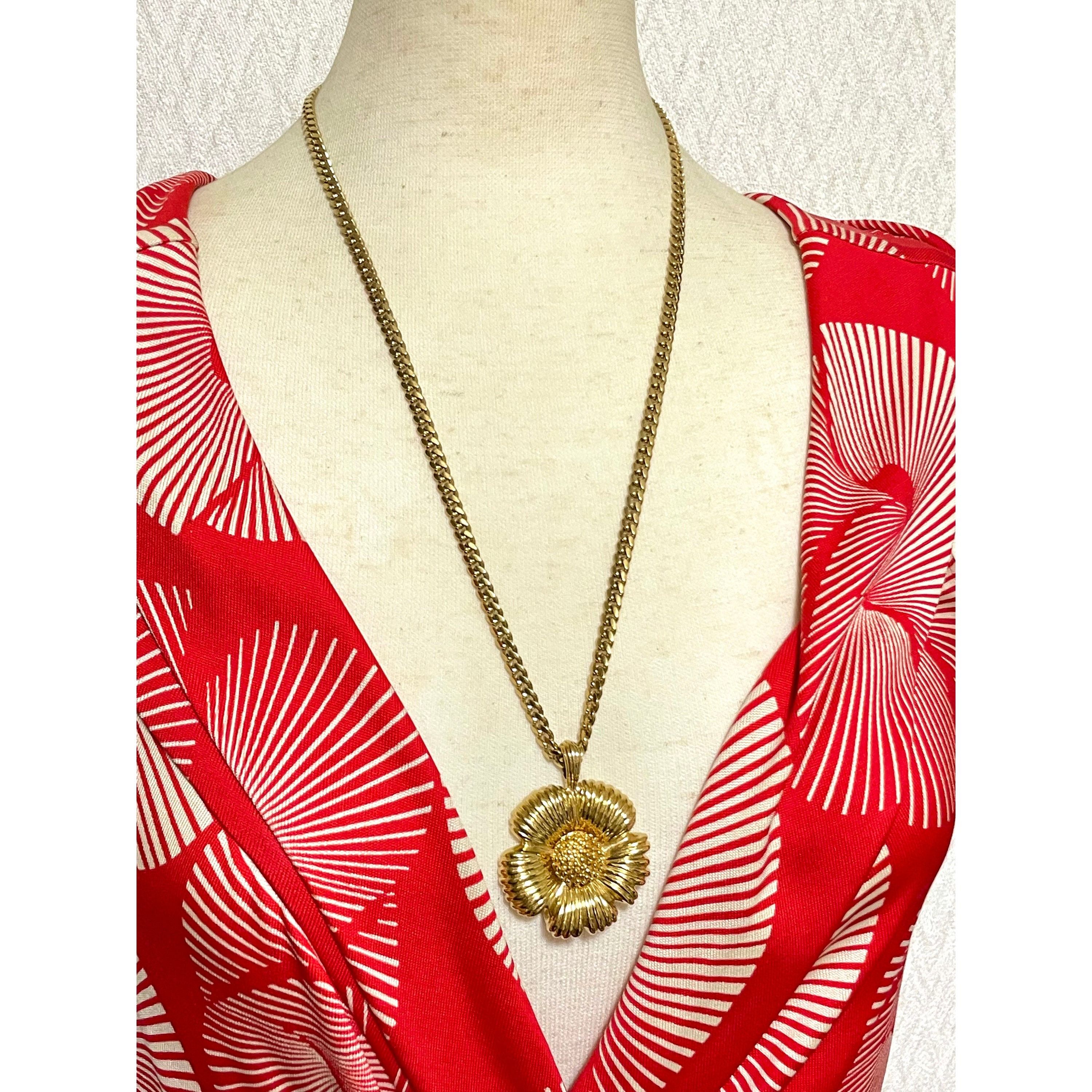 Nina Ricci MINT. Vintage NINA RICCI golden chain necklace with flower Size ONE SIZE - 9 Thumbnail