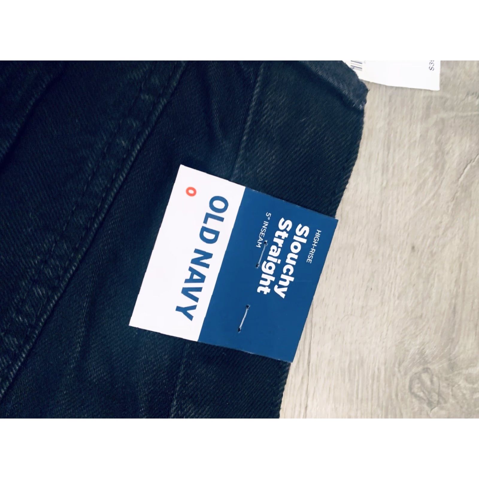 Old Navy Old Navy Women’s Slouchy Straight High-Rise Denim Cut Off Jean Shorts Size 0 Size 25" / US 0 / IT 36 - 6 Thumbnail