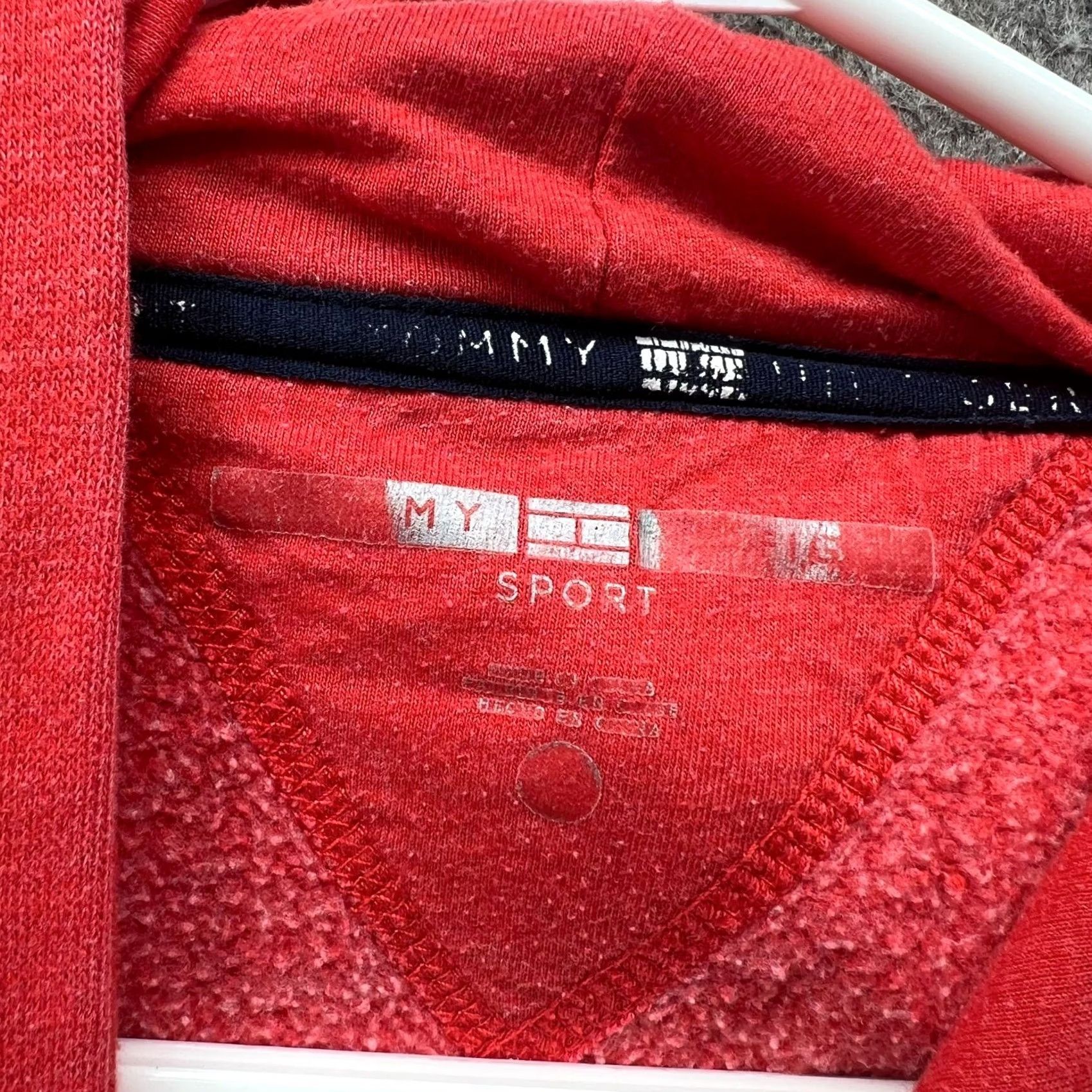 Tommy Hilfiger VINTAGE Tommy Hilfiger Hoodie Womens Large Red Fleece Pullover Sport Flag TH Sweatshirt Size L / US 10 / IT 46 - 7 Thumbnail