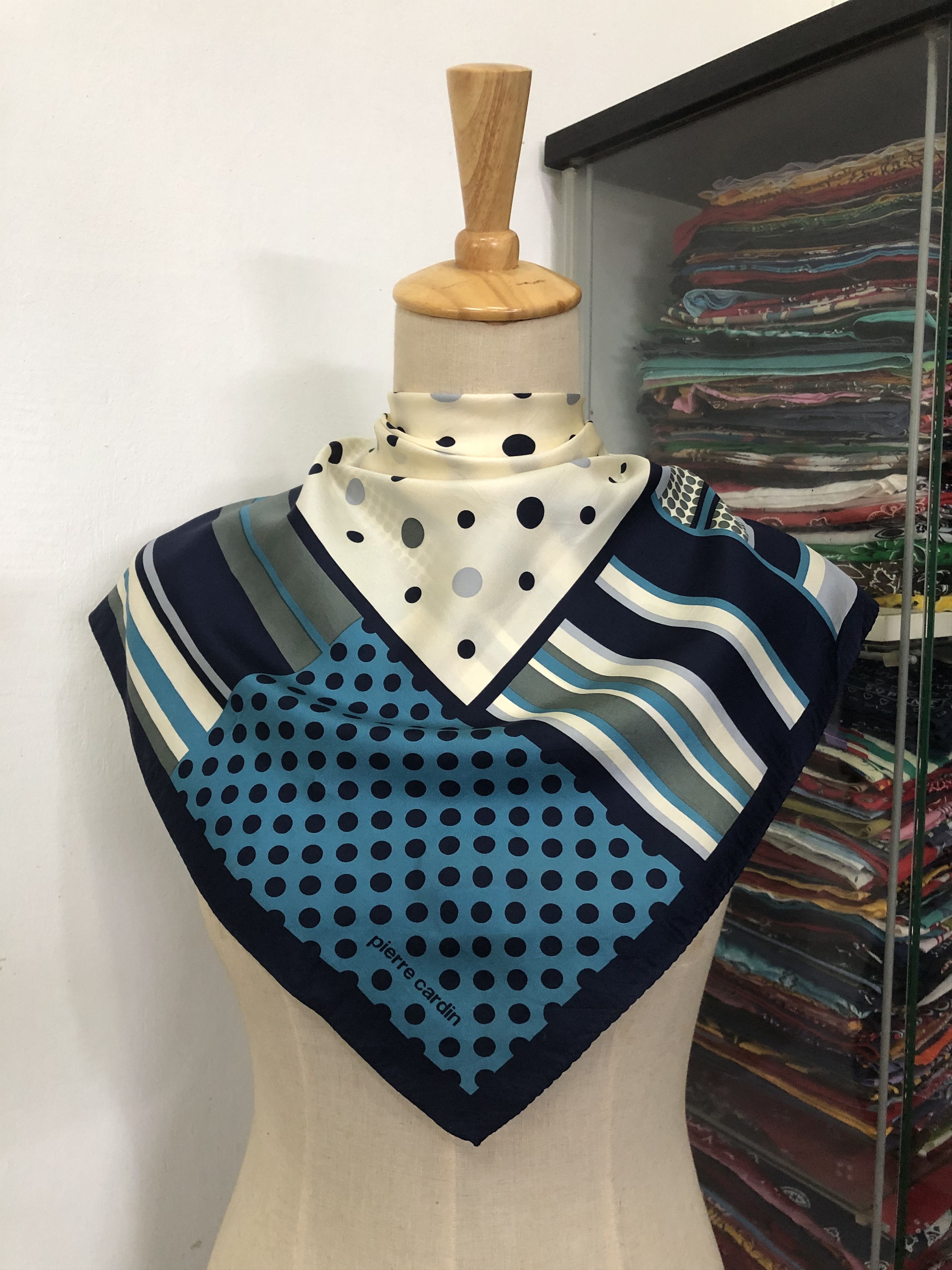 Pierre Cardin × Vintage Vintage Pierre Cardin Silk Scarf Size ONE SIZE - 1 Thumbnail