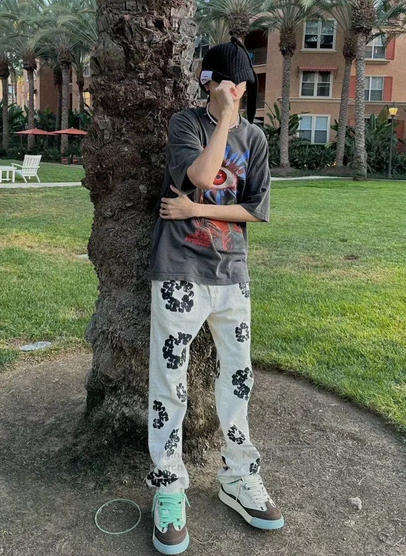 Levi's denim tears x levis white flower pants. Size 33" - 4 Thumbnail
