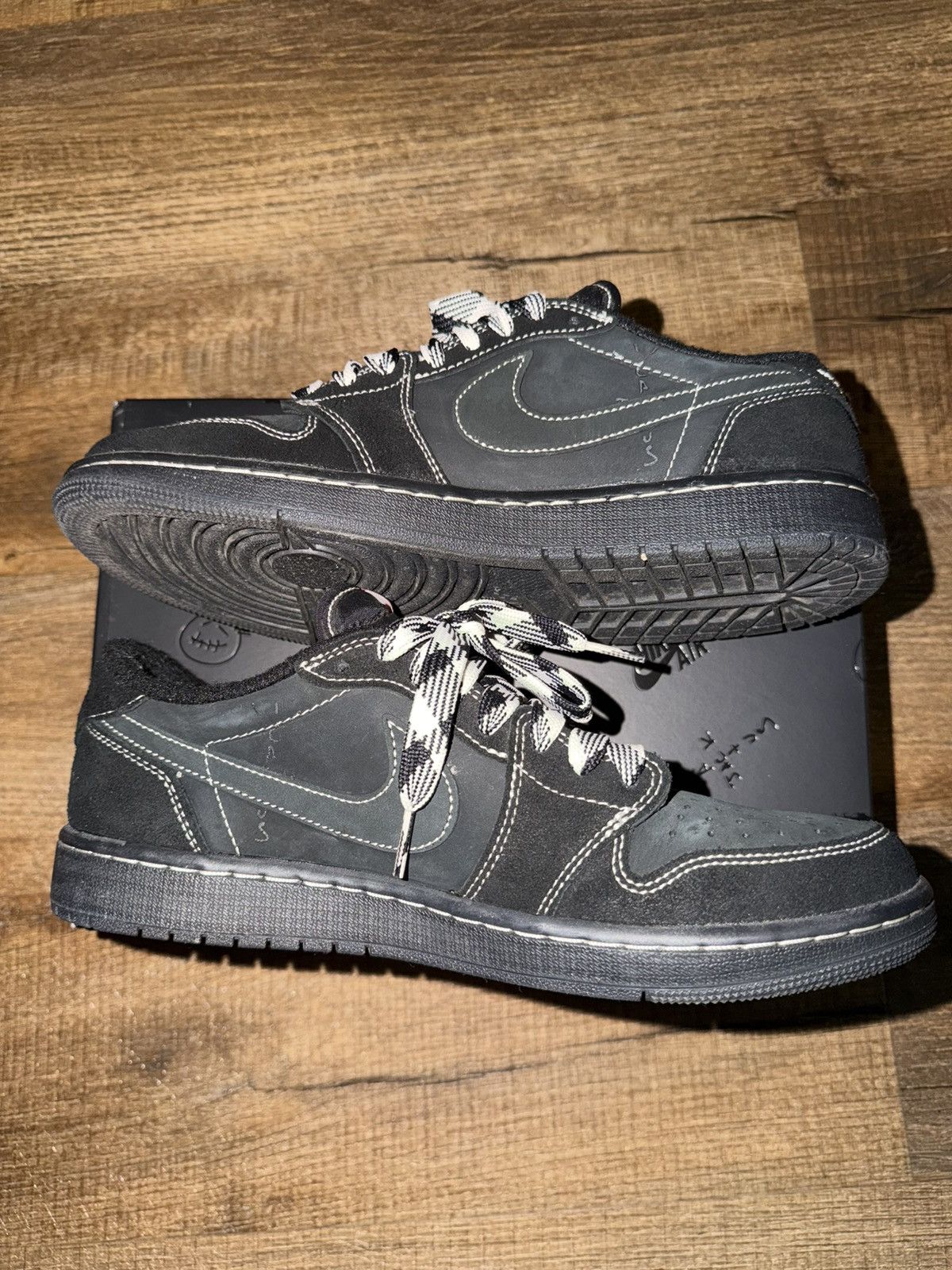 Jordan Brand × Travis Scott Jordan 1 Travis Scott Phantom black. Size US 9.5 / EU 42-43 - 3 Thumbnail