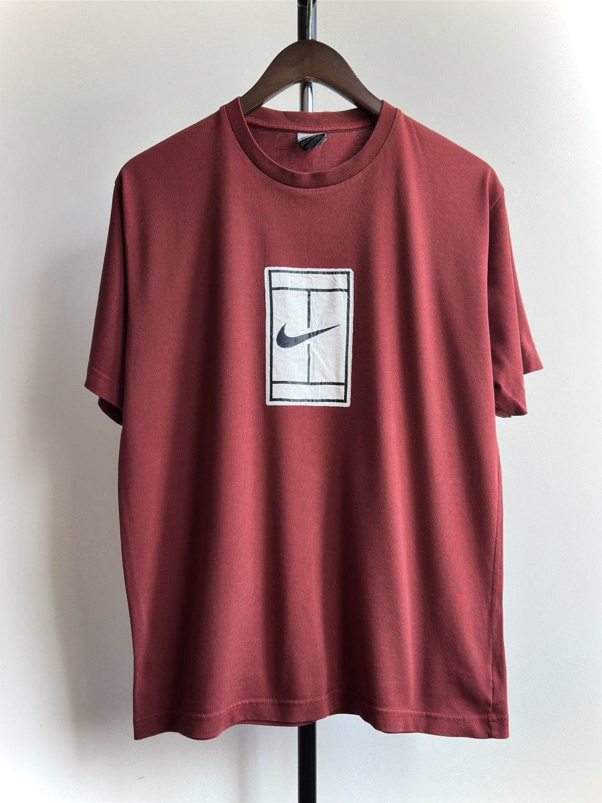 Nike × Vintage VINTAGE Y2K NIKE COURT BIG LOGO TEE Size US S / EU 44-46 / 1 - 1 Thumbnail