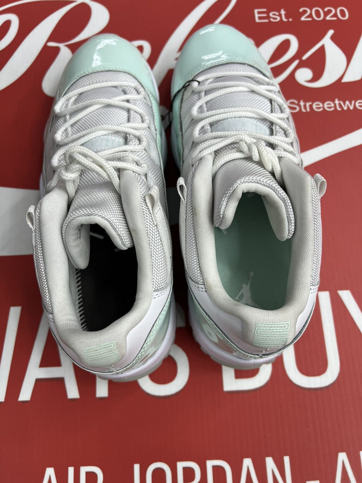 Jordan Brand Air Jordan 11 Low Igloo Size 7Y/8.5W Size US 7 / EU 40 - 6 Thumbnail