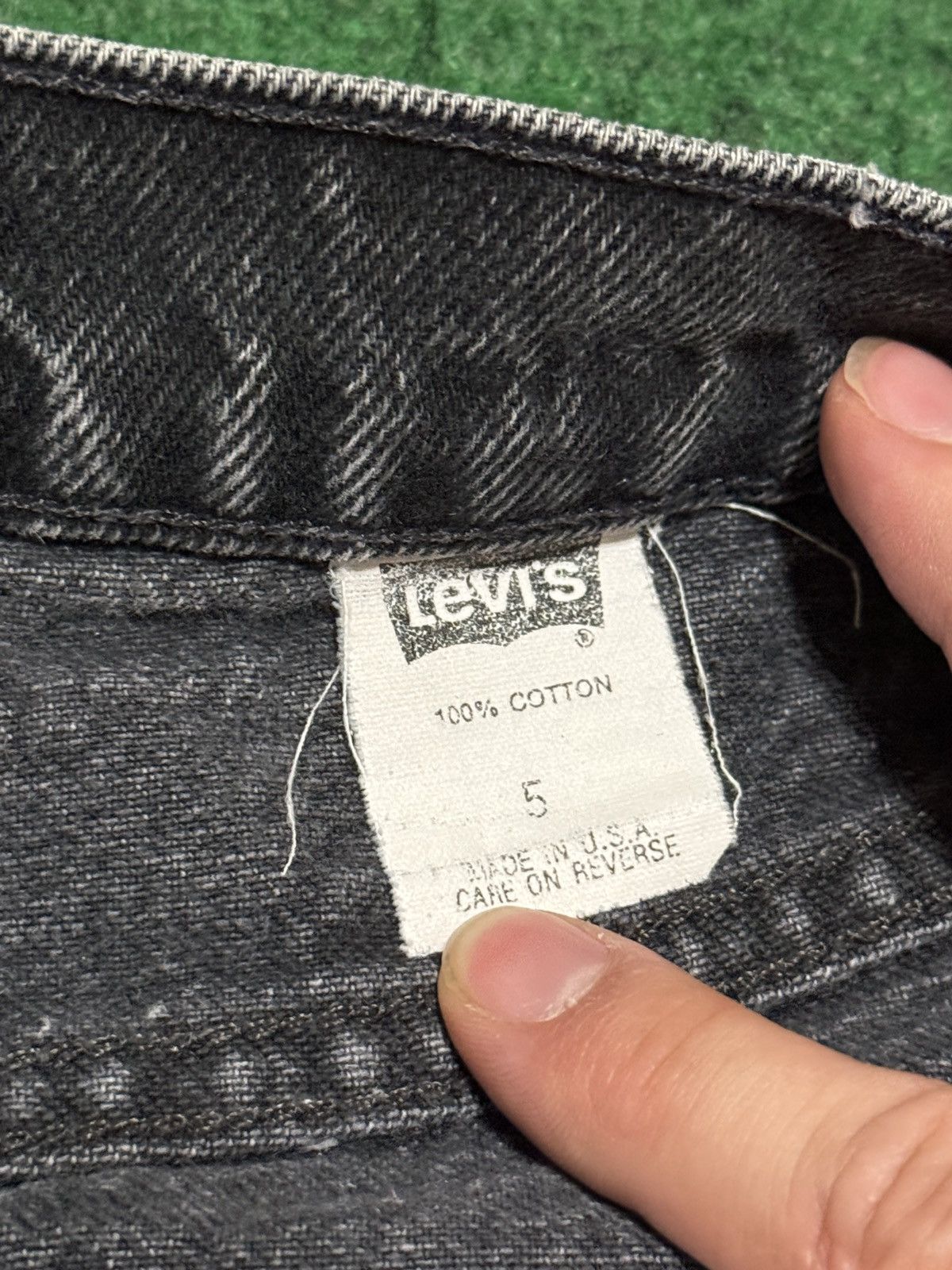 Levi's Vintage Clothing Vintage 90s Levi’s 512 Slim Taper Women 5 Black Denim Jeans Size 26" / US 2 / IT 38 - 4 Thumbnail