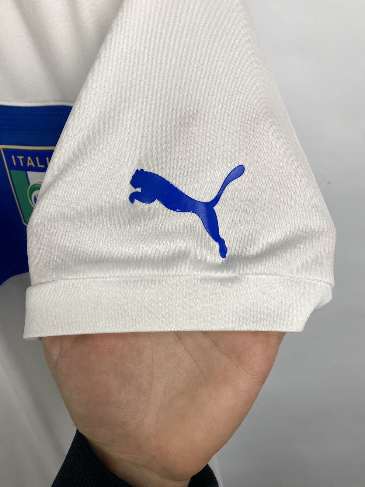 Puma 🇮🇹 Vintage Y2K Puma Italy Soccer Jersey T-Shirt Retro Rare Size US L / EU 52-54 / 3 - 10 Thumbnail